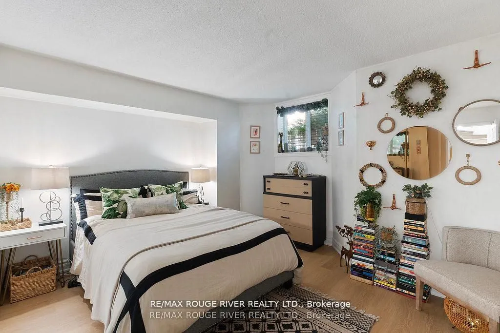 32 Massey Street W, #D