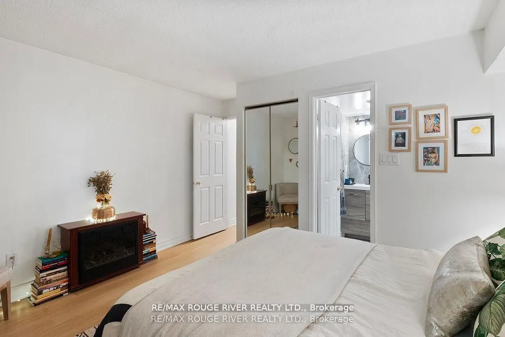 32 Massey Street W, #D