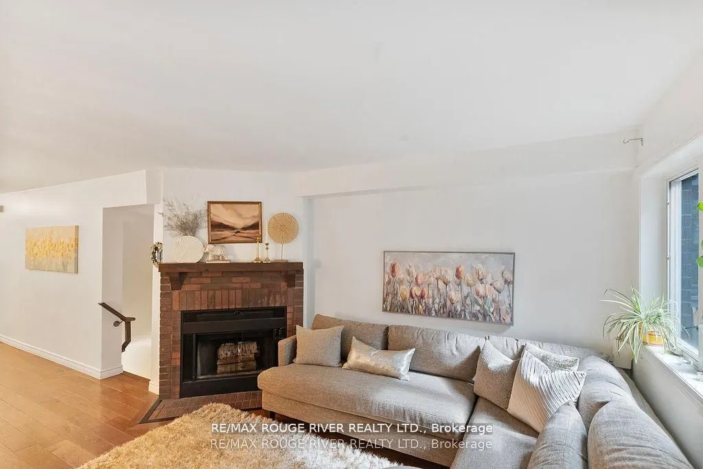 32 Massey Street W, #D