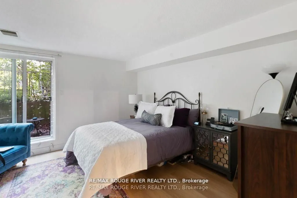 32 Massey Street W, #D
