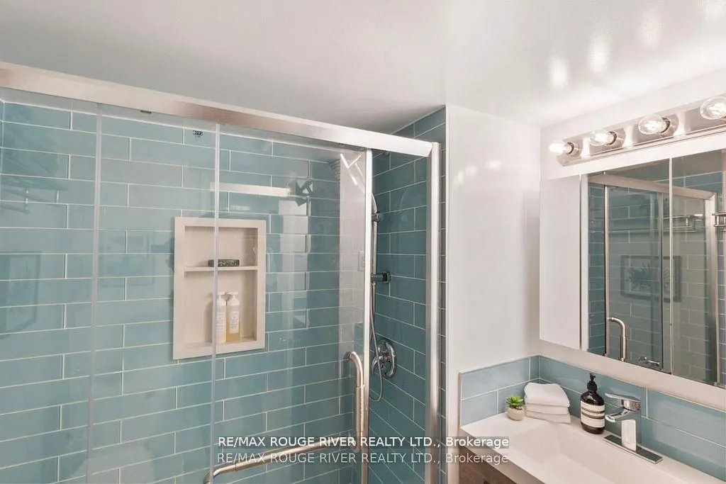 32 Massey Street W, #D