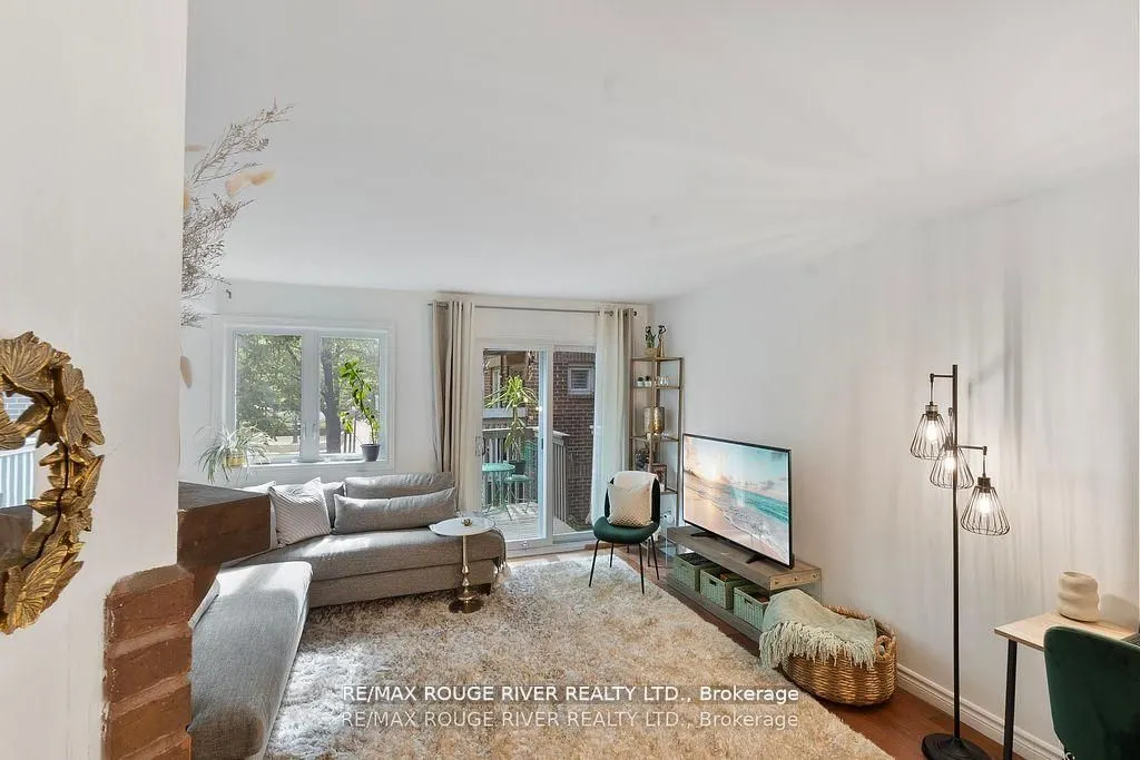 32 Massey Street W, #D