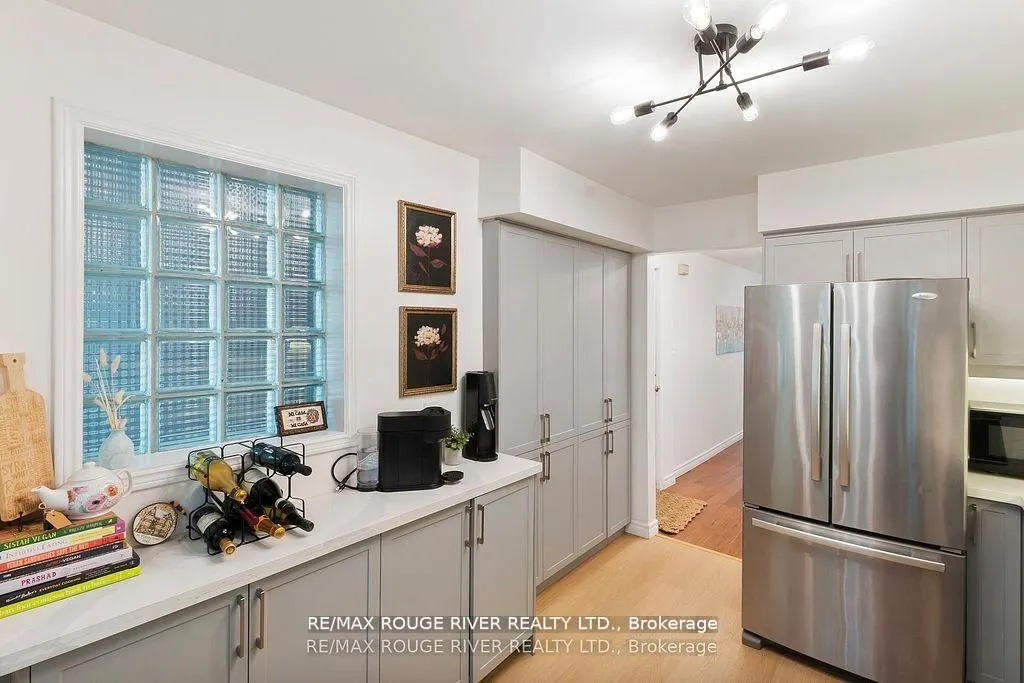 32 Massey Street W, #D