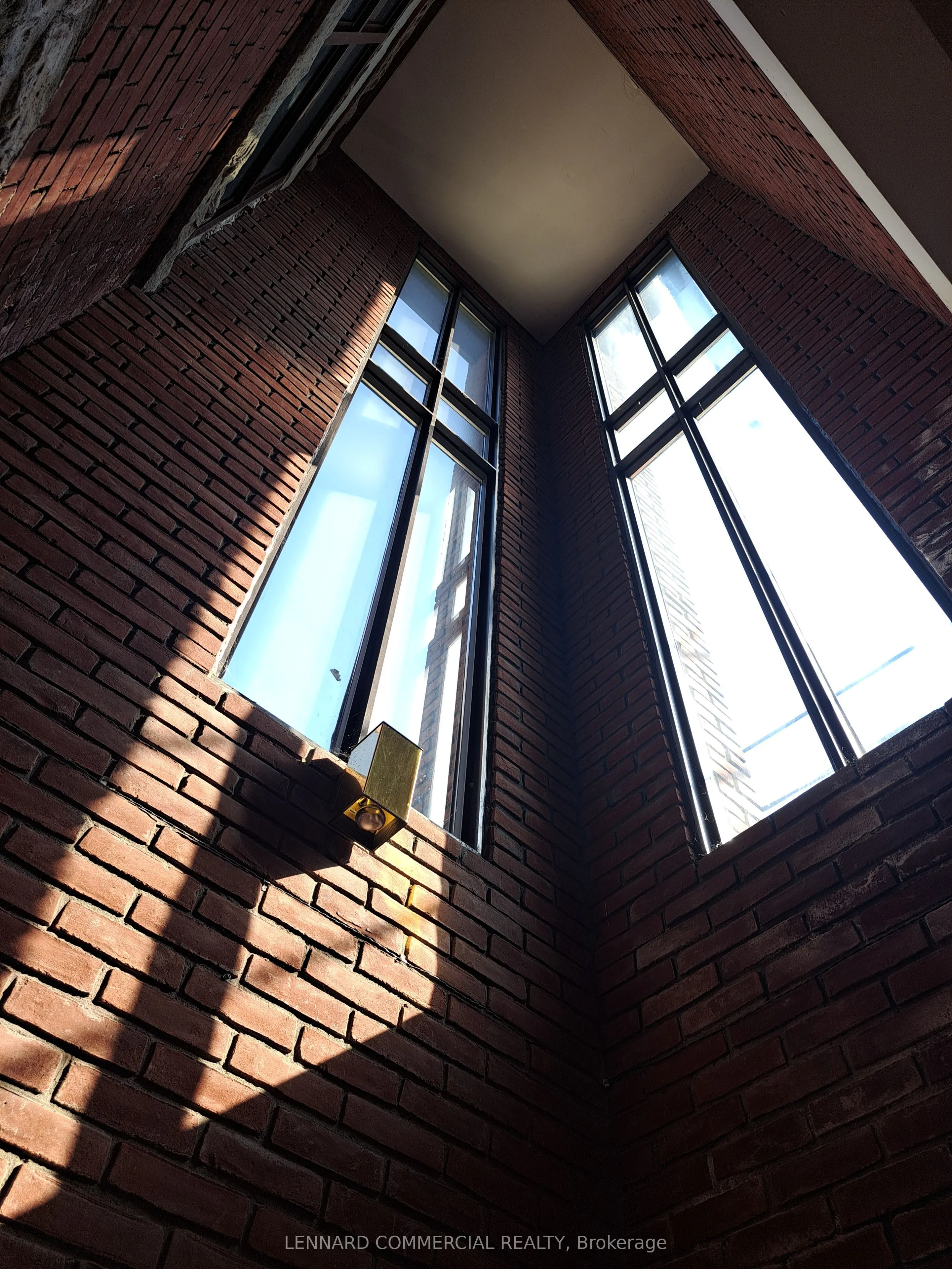 276 Bathurst Street