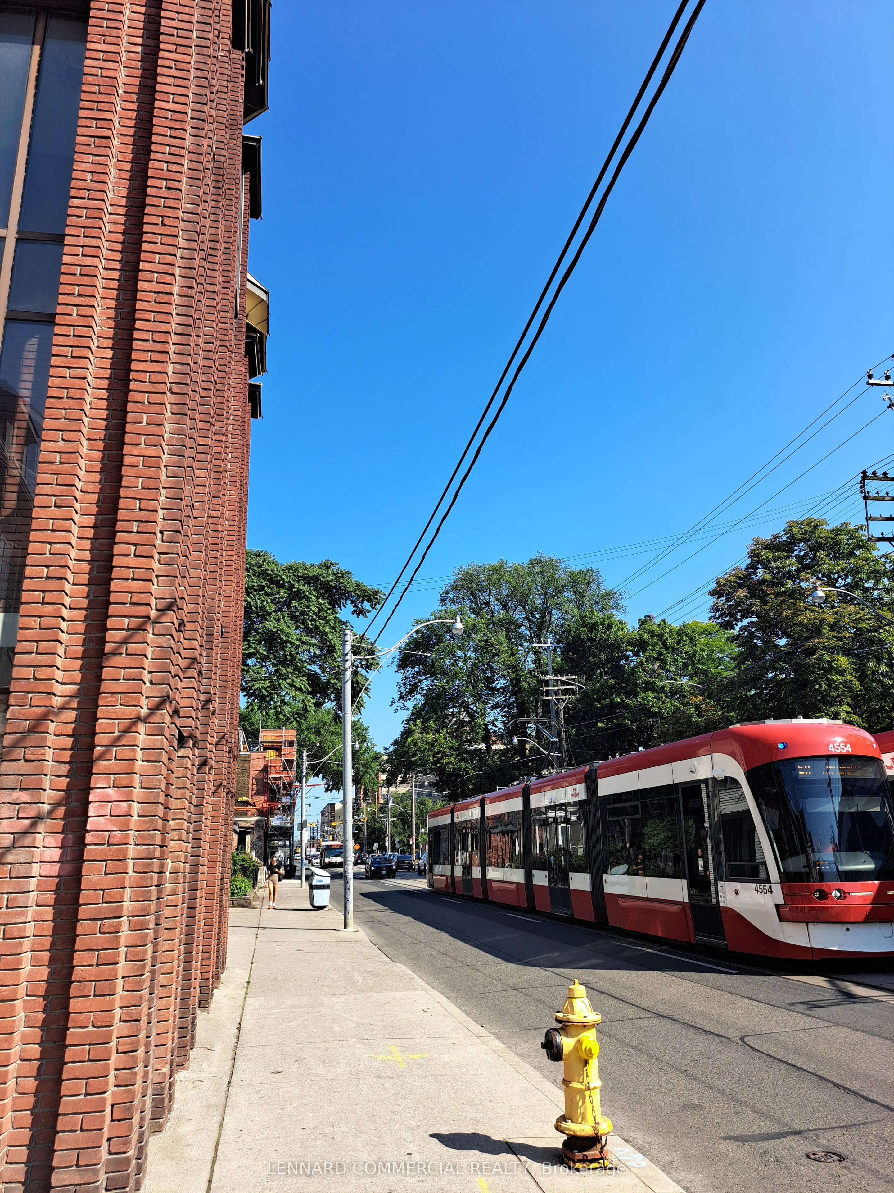 276 Bathurst Street