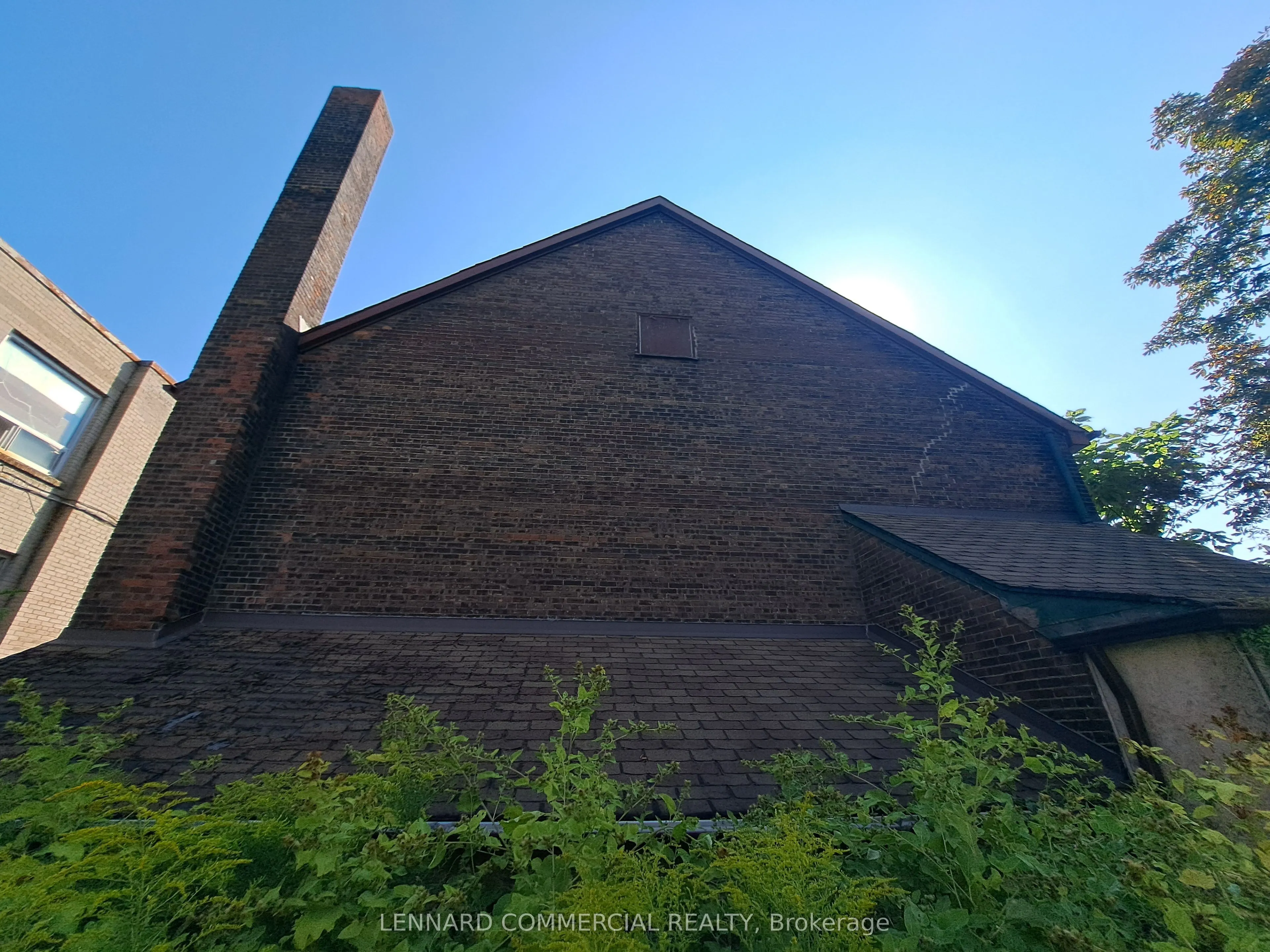 276 Bathurst Street
