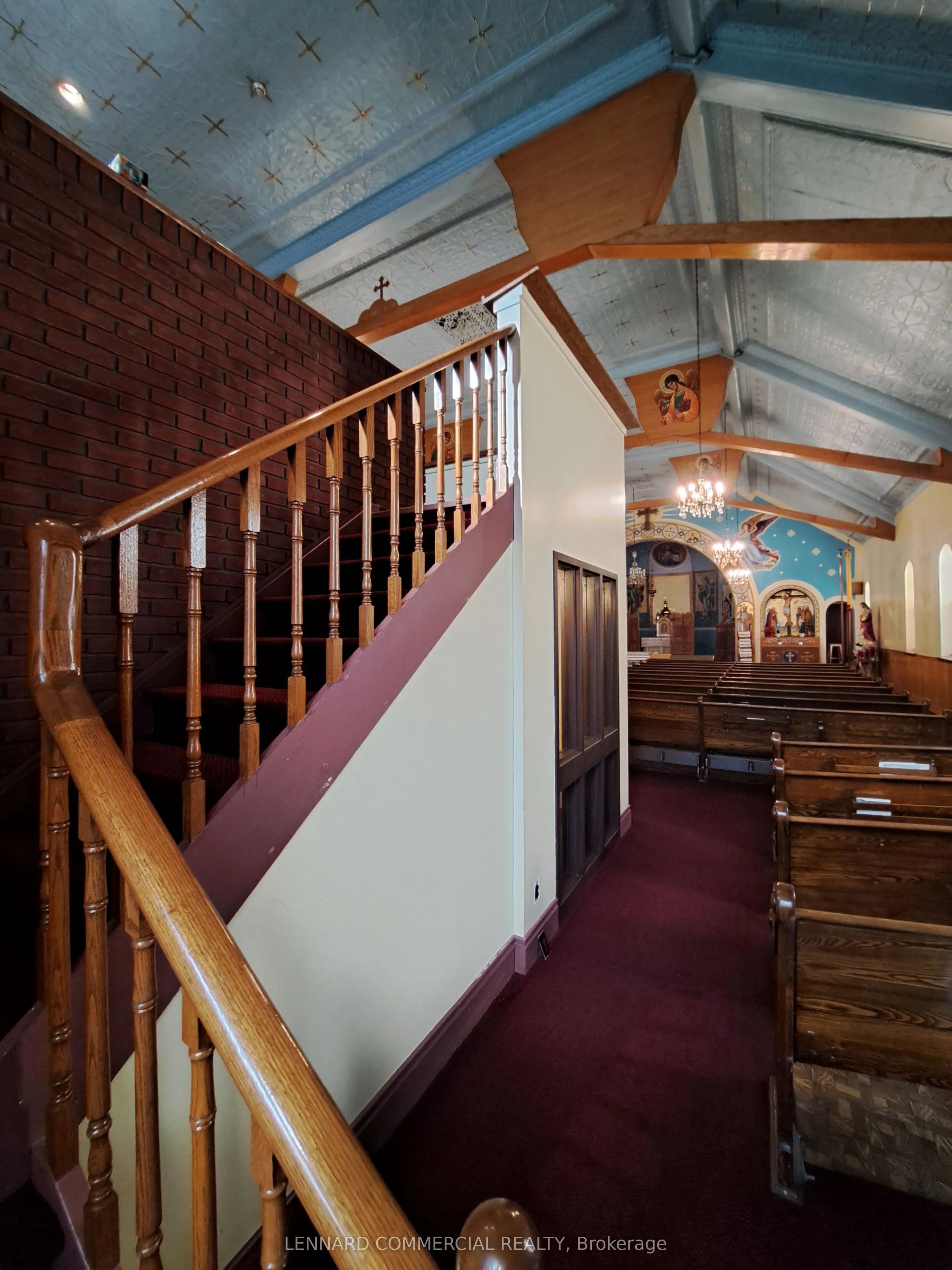 276 Bathurst Street