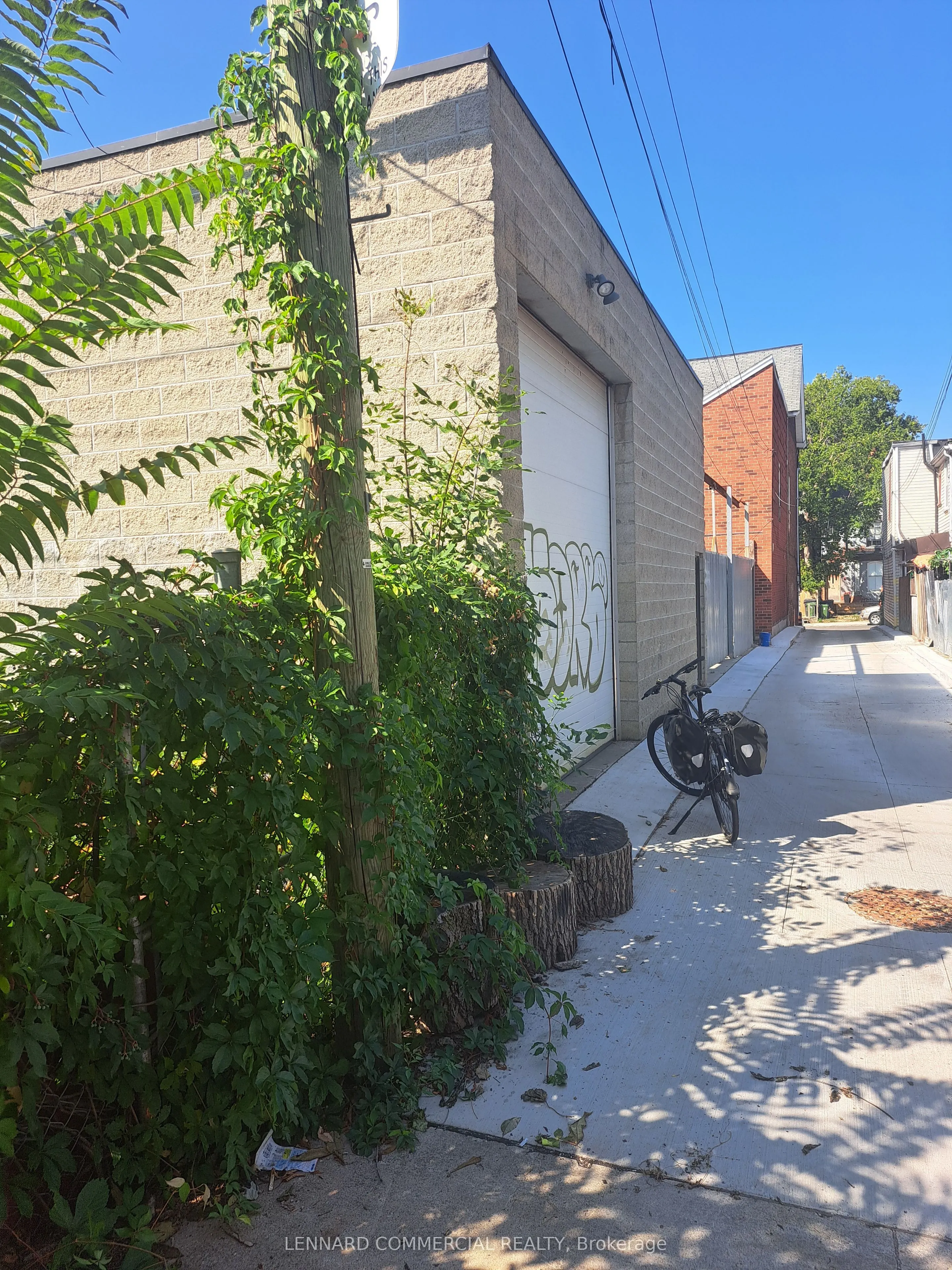 276 Bathurst Street