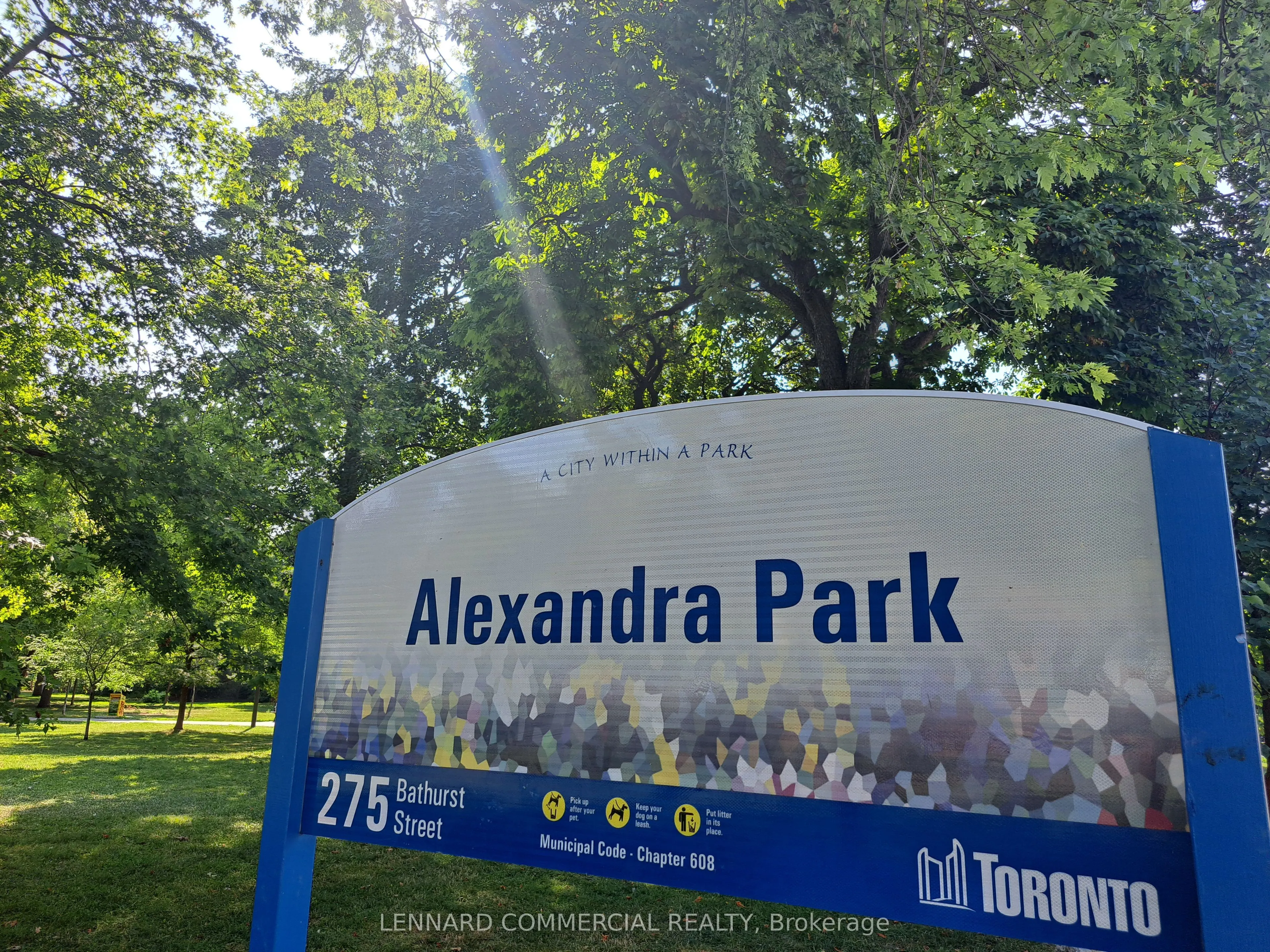 276 Bathurst Street