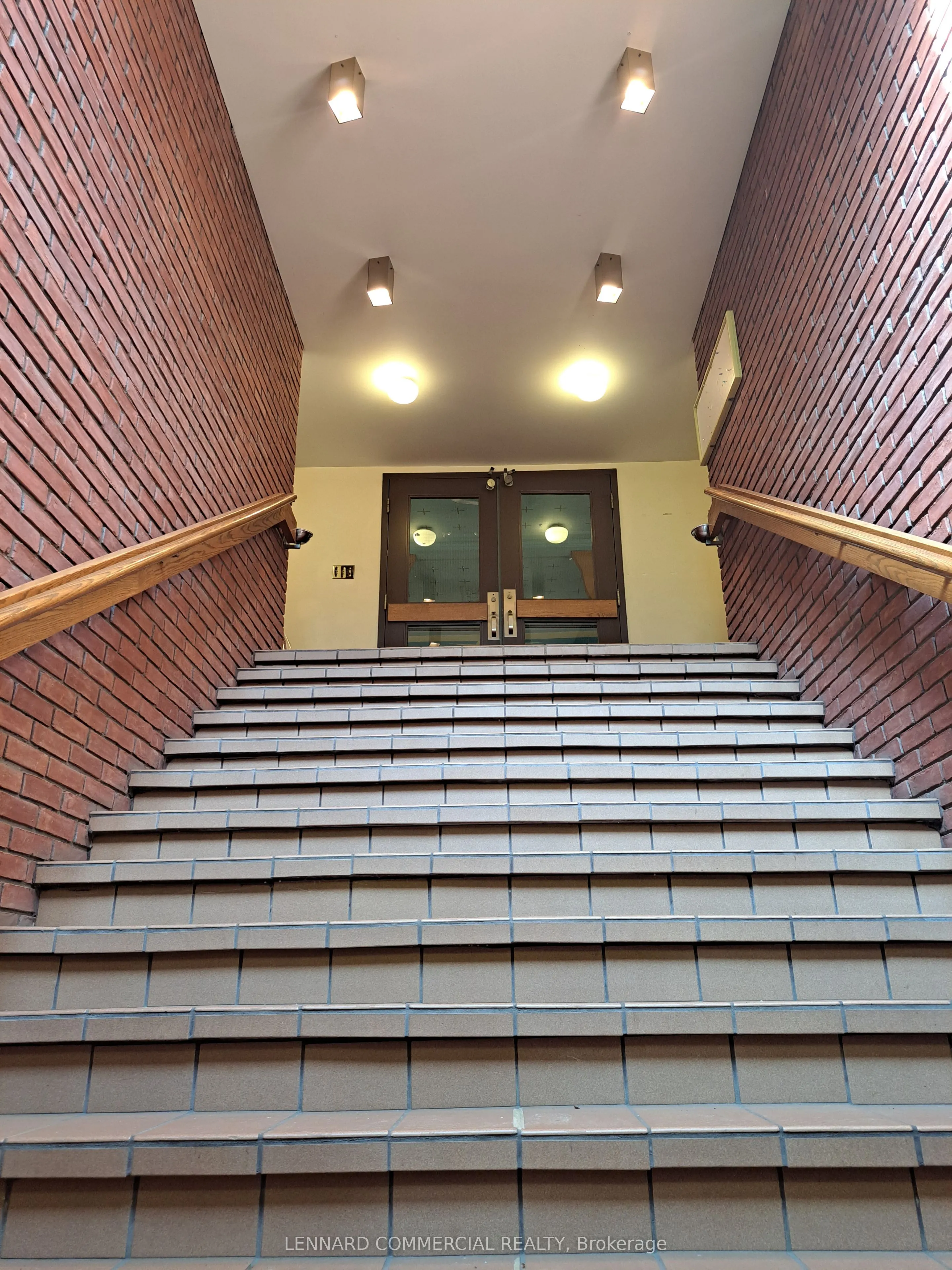 276 Bathurst Street