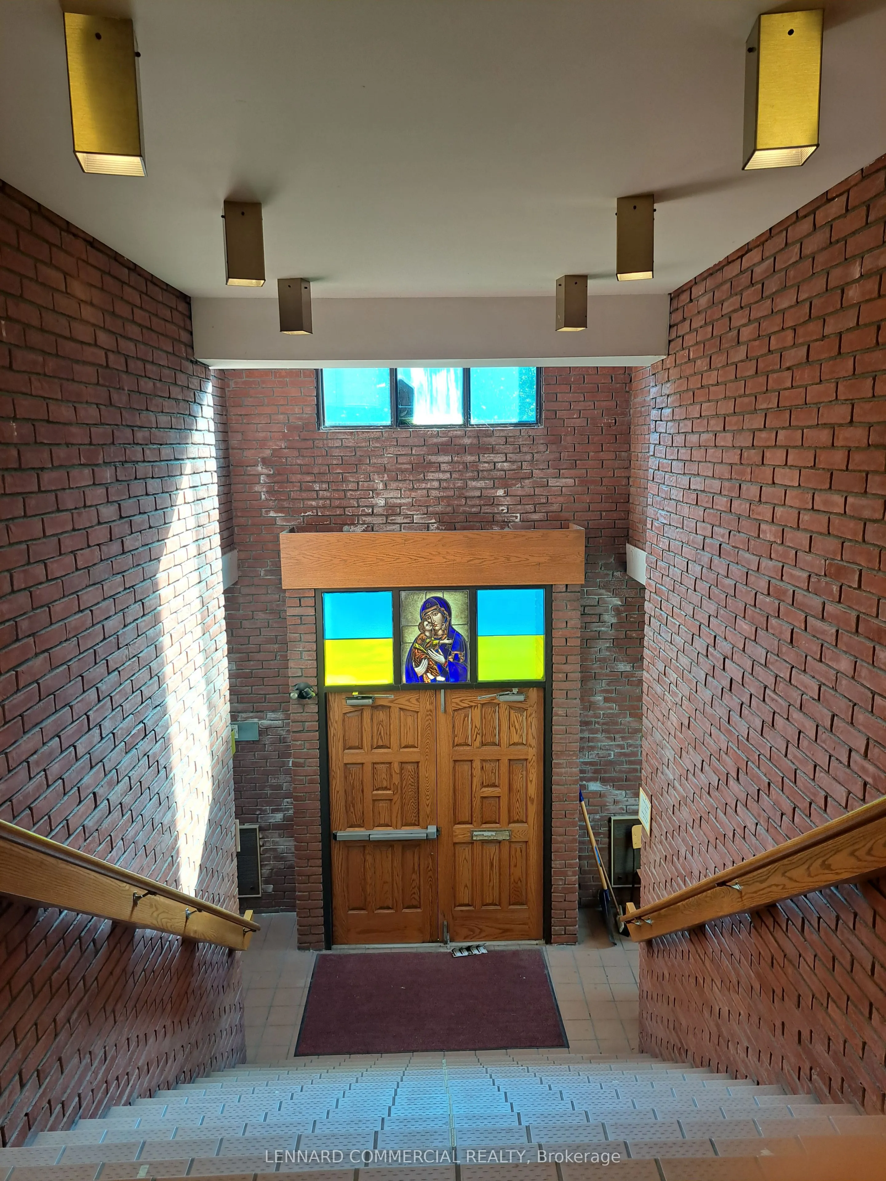 276 Bathurst Street