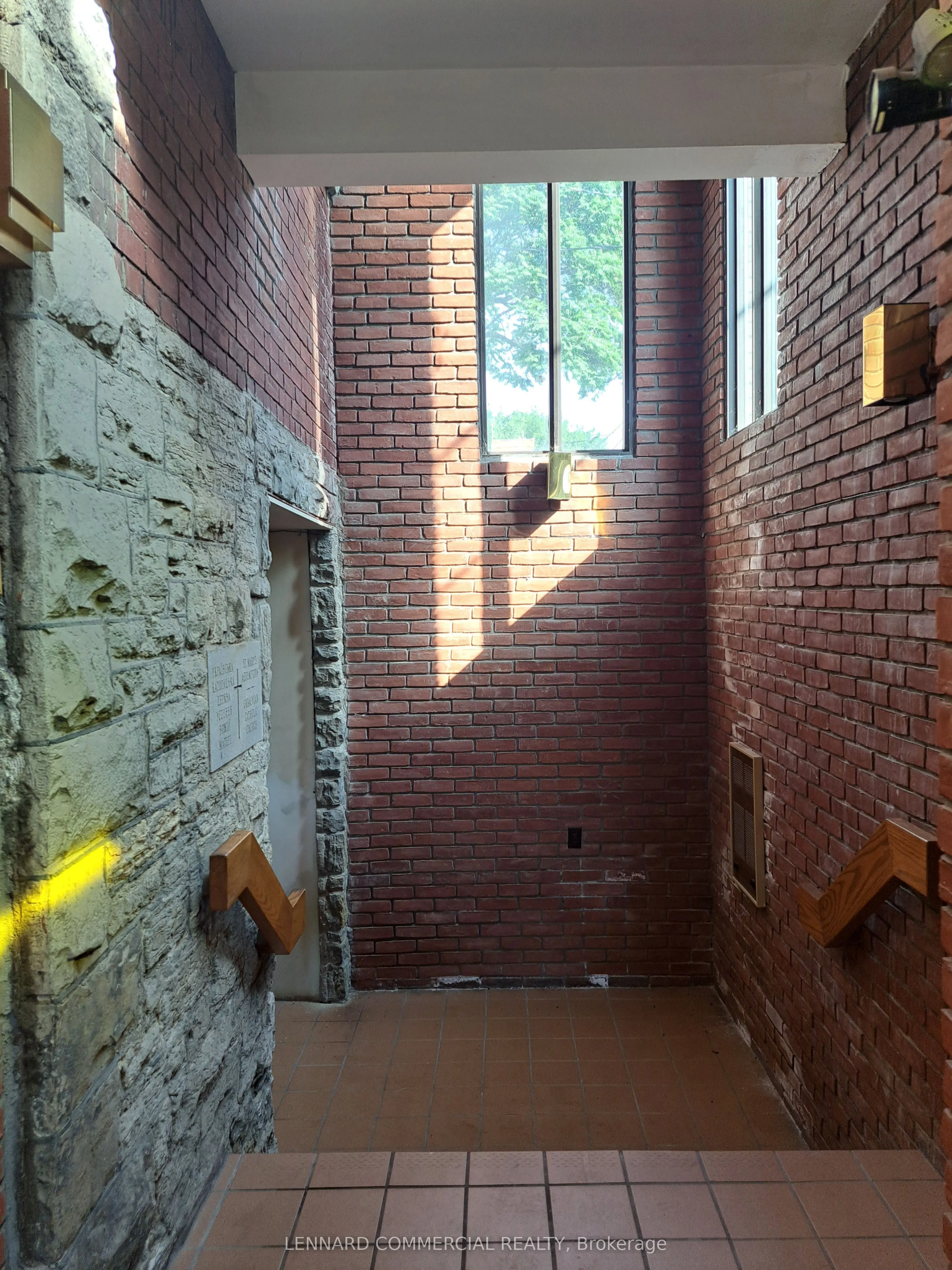 276 Bathurst Street