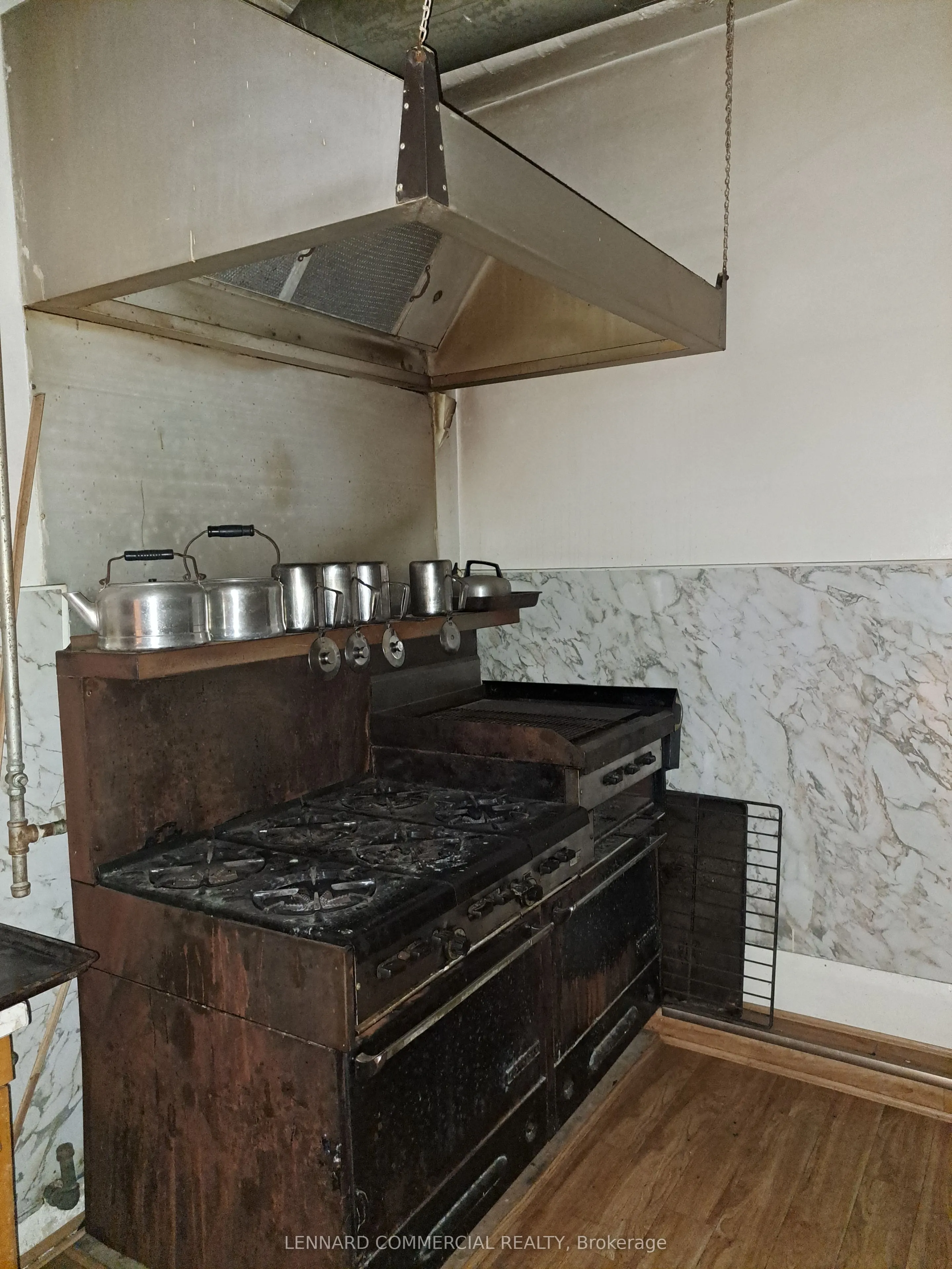 276 Bathurst Street