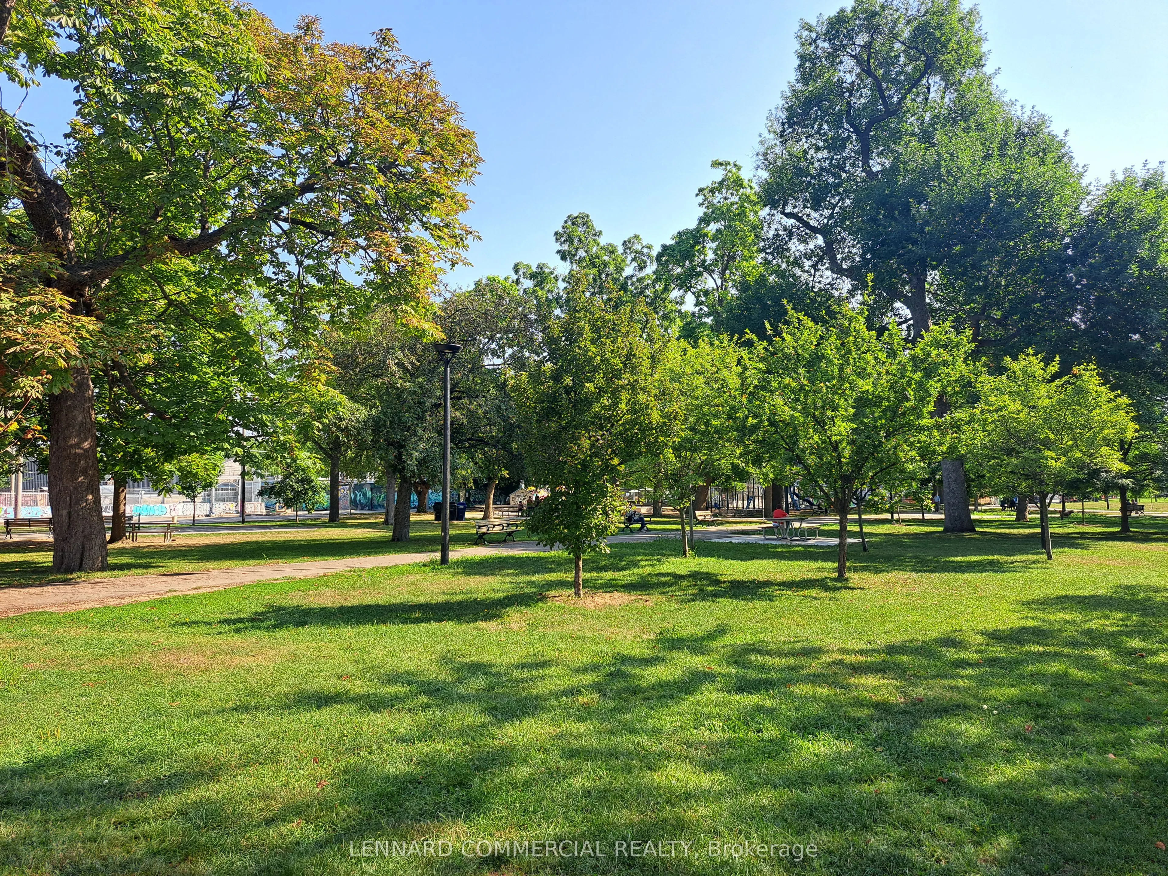 276 Bathurst Street