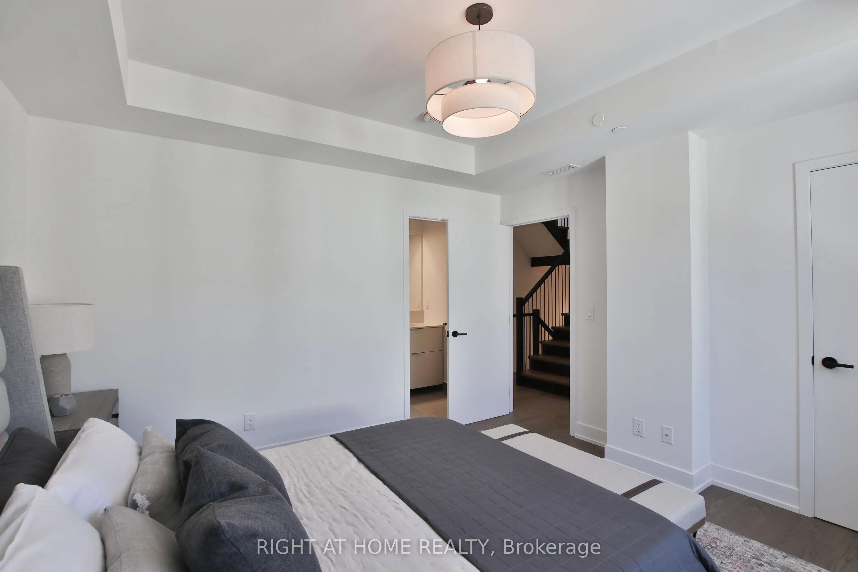 55 Nicholas Avenue, #09