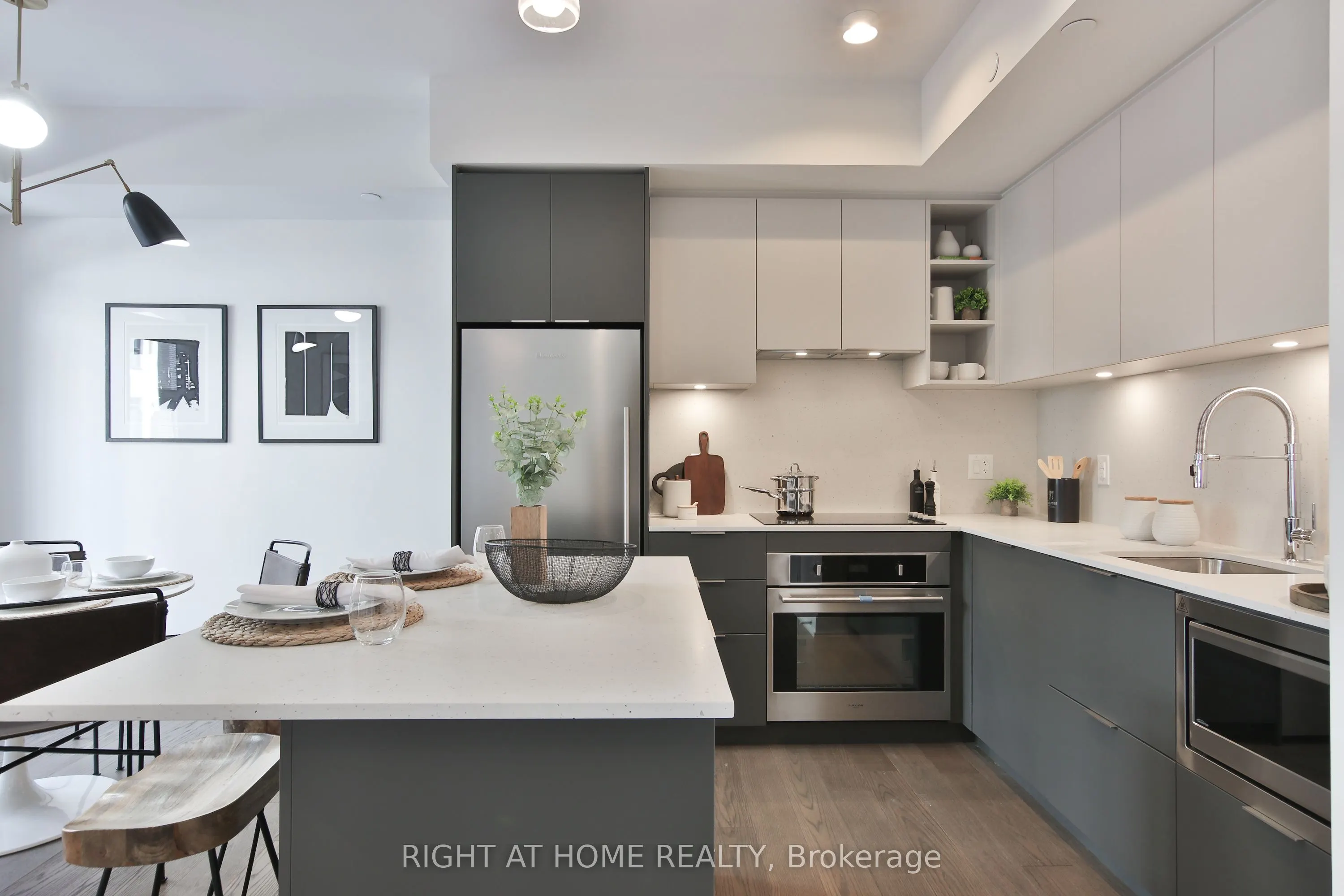 55 Nicholas Avenue, #09