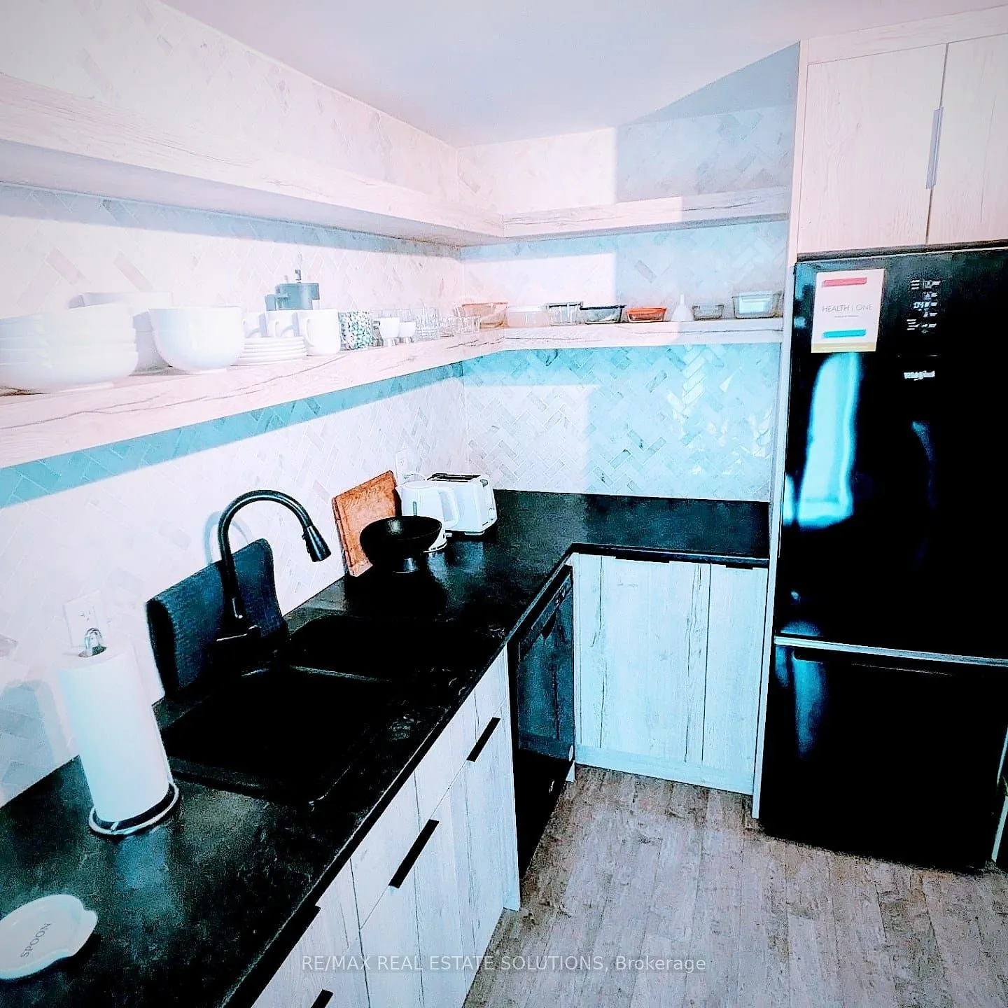 206 Bathurst Street, #Upper