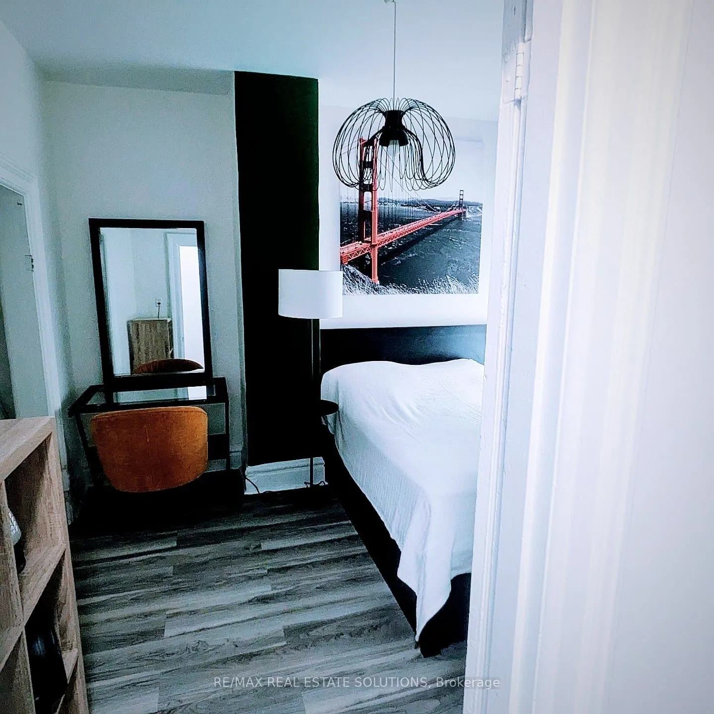 206 Bathurst Street, #Upper