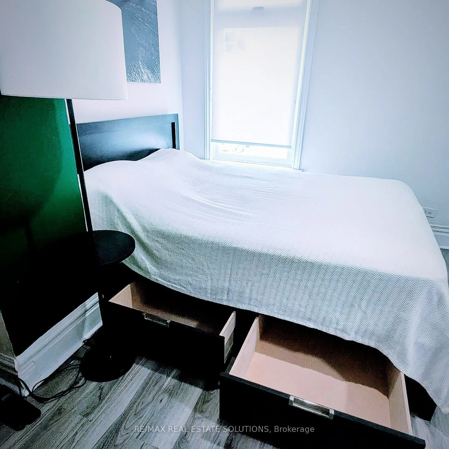 206 Bathurst Street, #Upper
