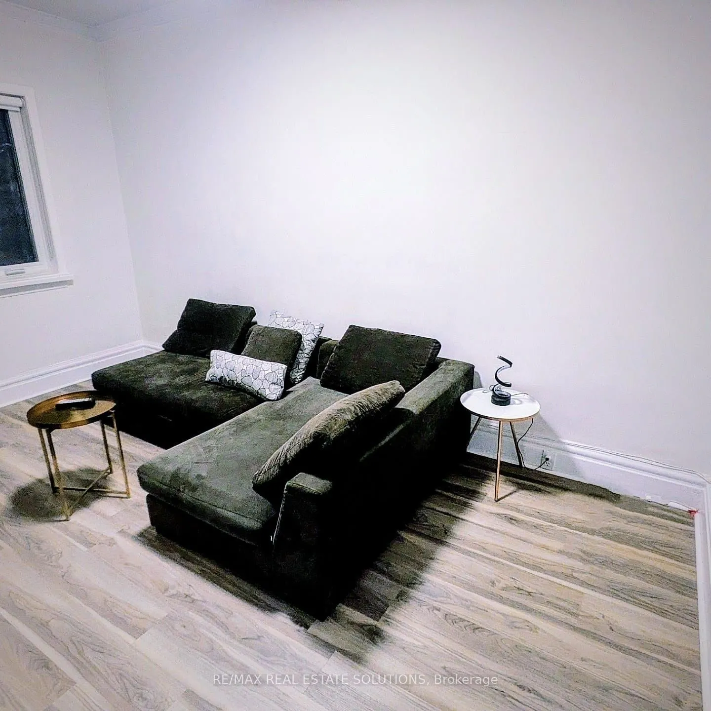 206 Bathurst Street, #Upper