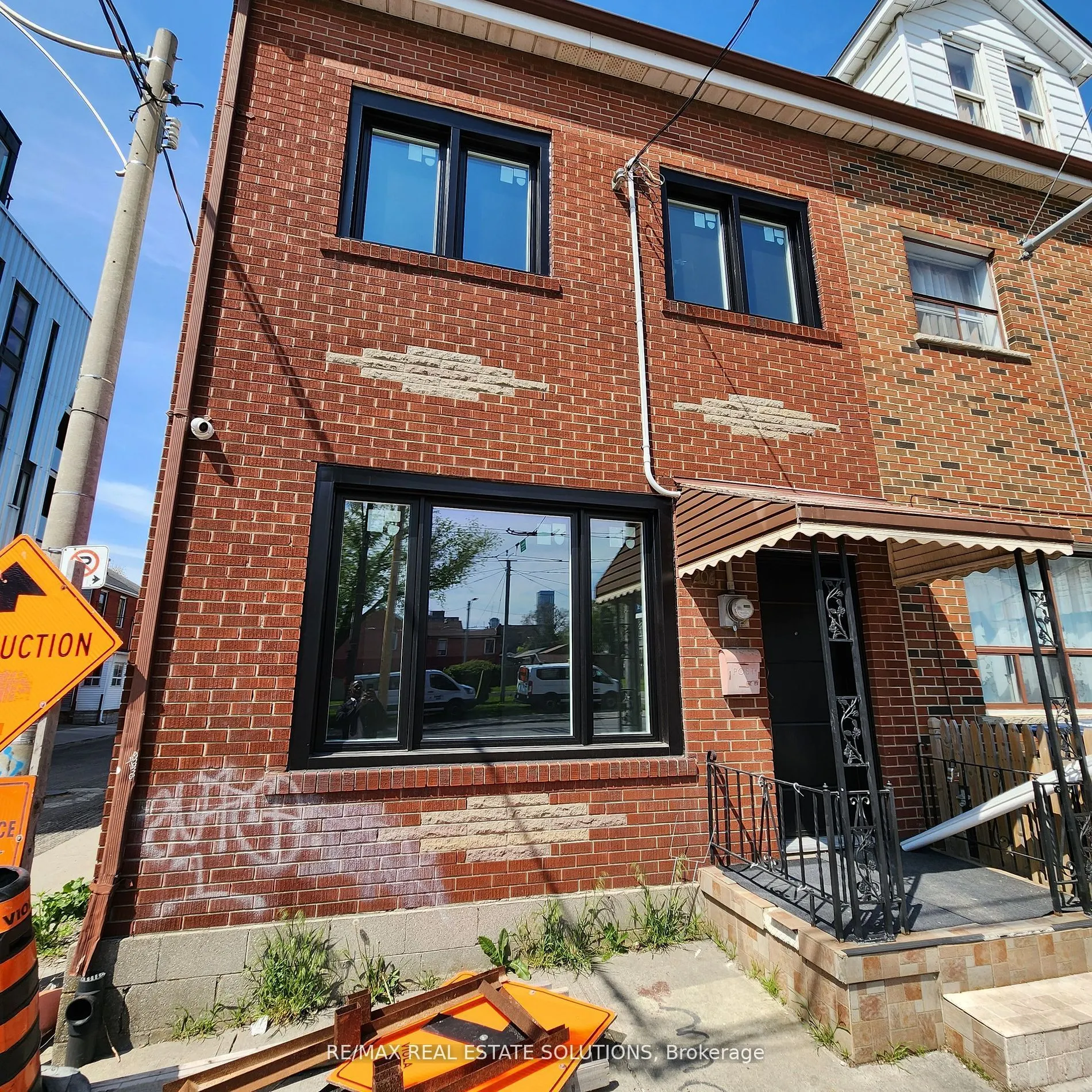 206 Bathurst Street, #Upper