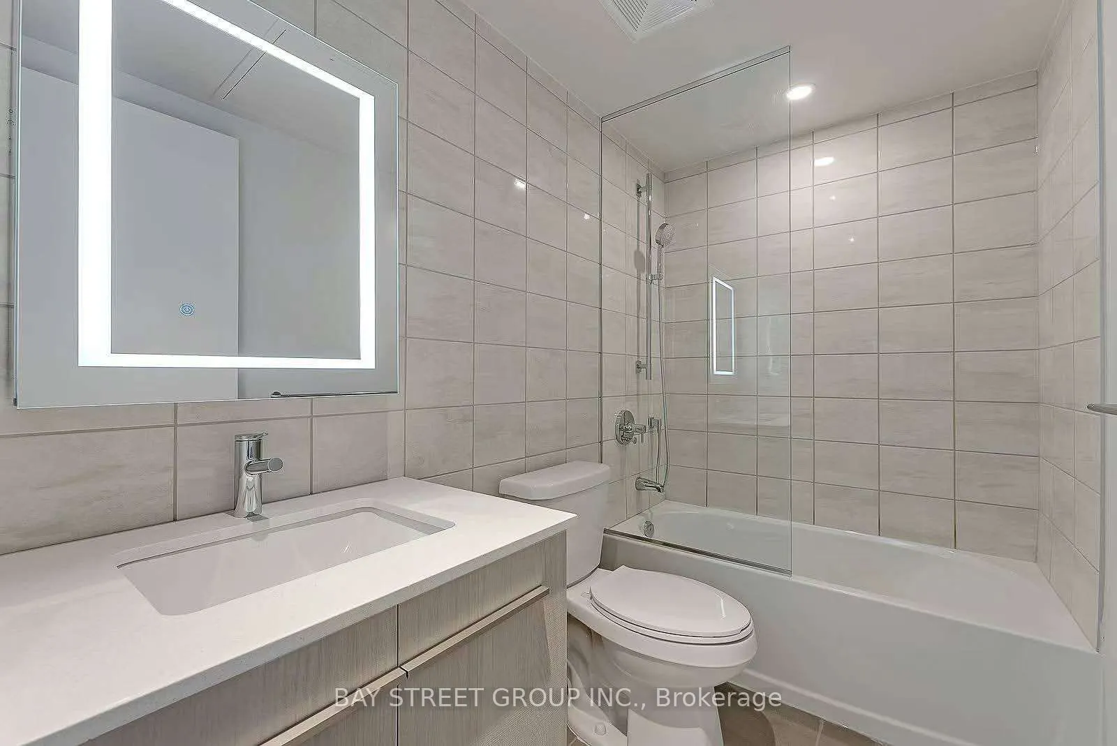 8 Cumberland Street, #2401
