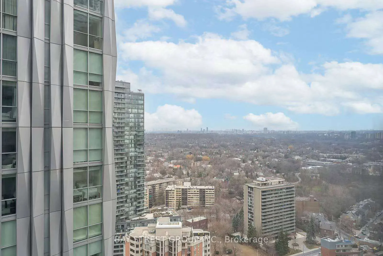 8 Cumberland Street, #2401