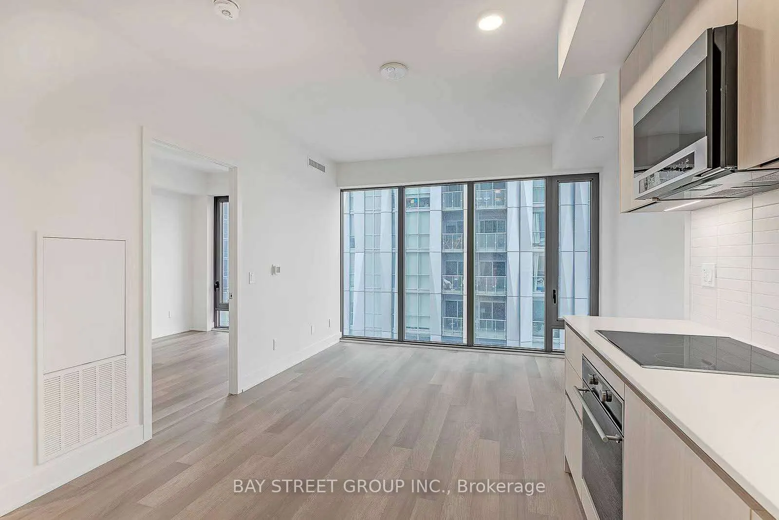 8 Cumberland Street, #2401