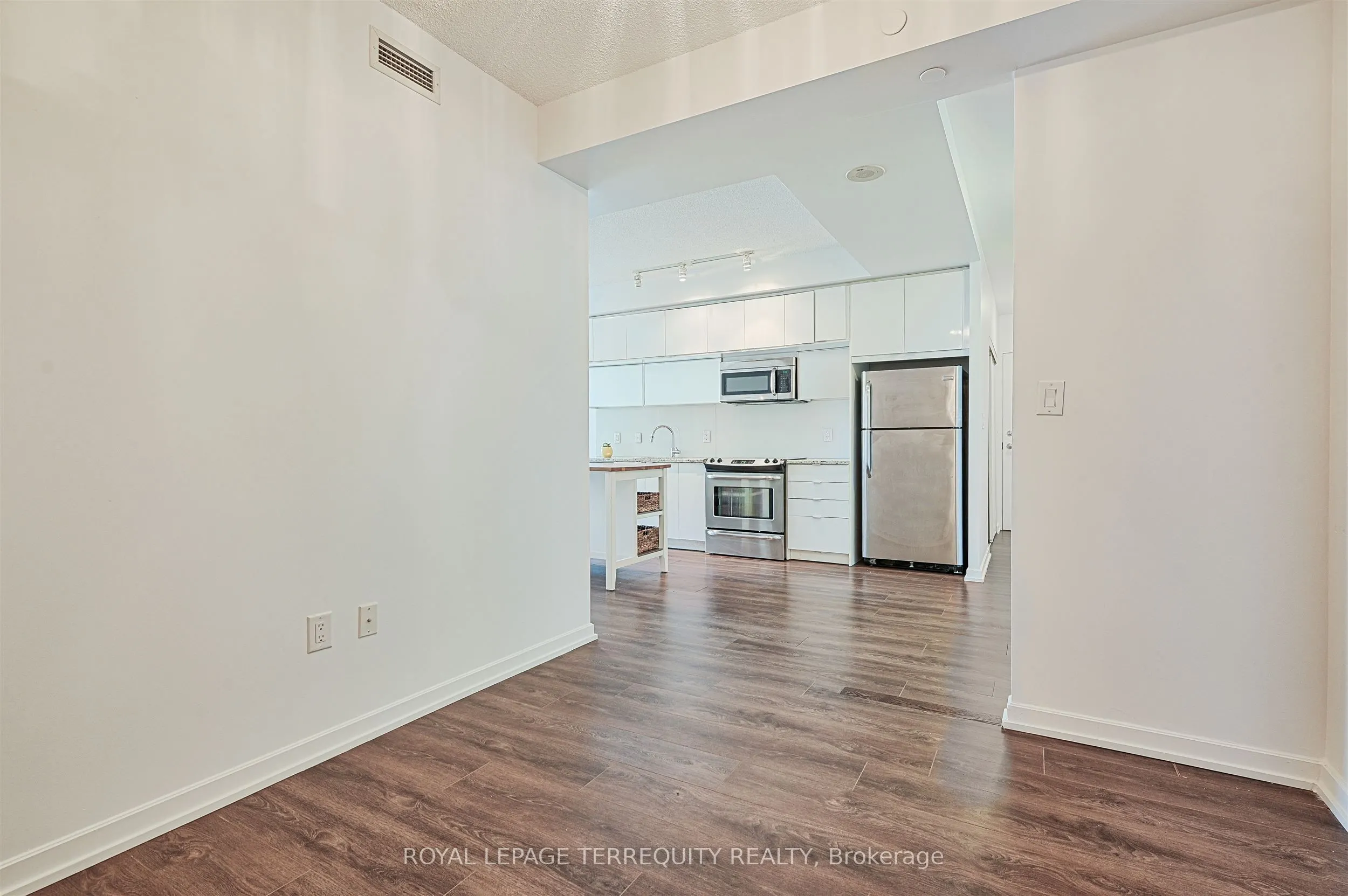 62 Forest Manor Road, #201
