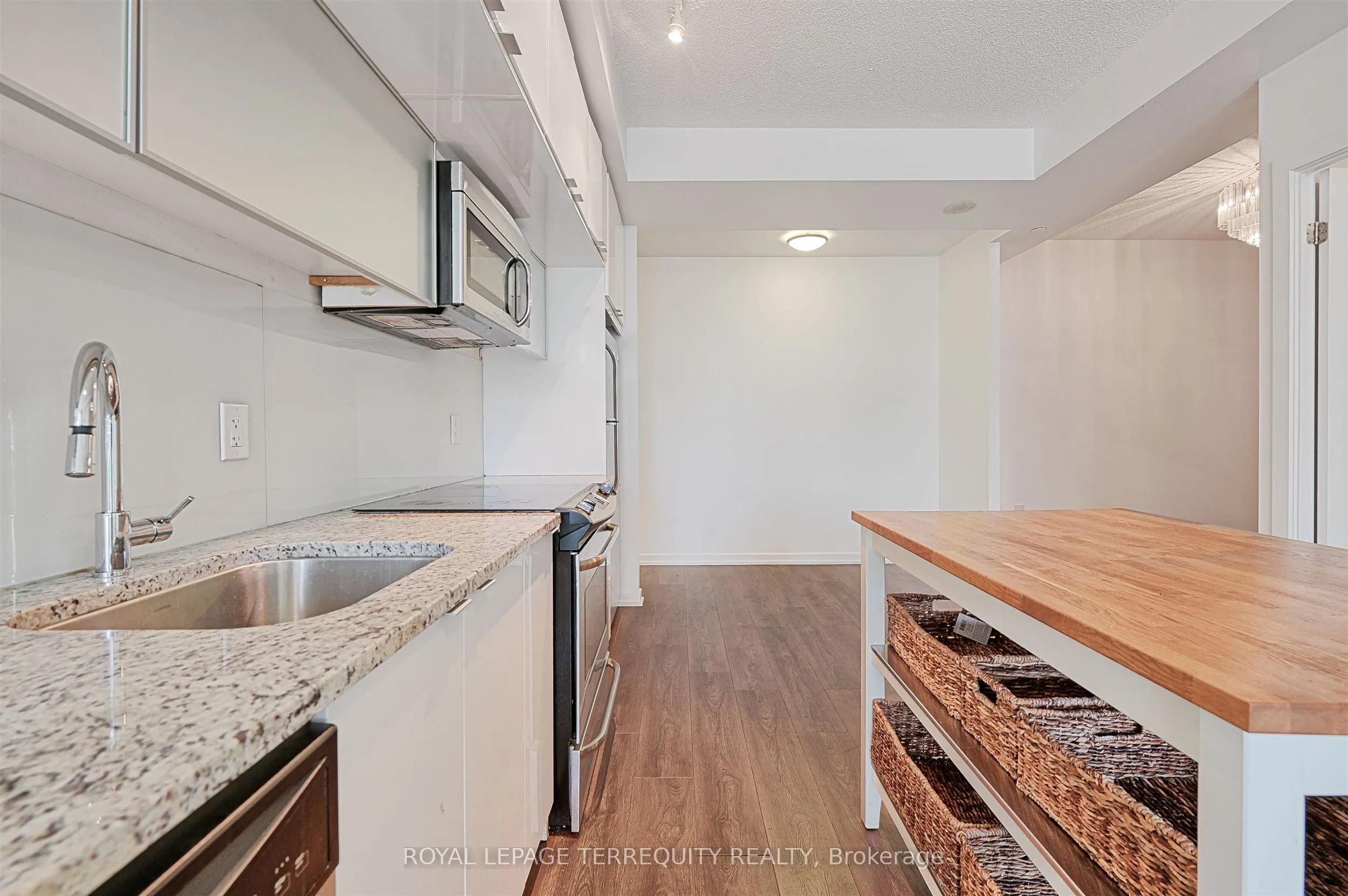 62 Forest Manor Road, #201