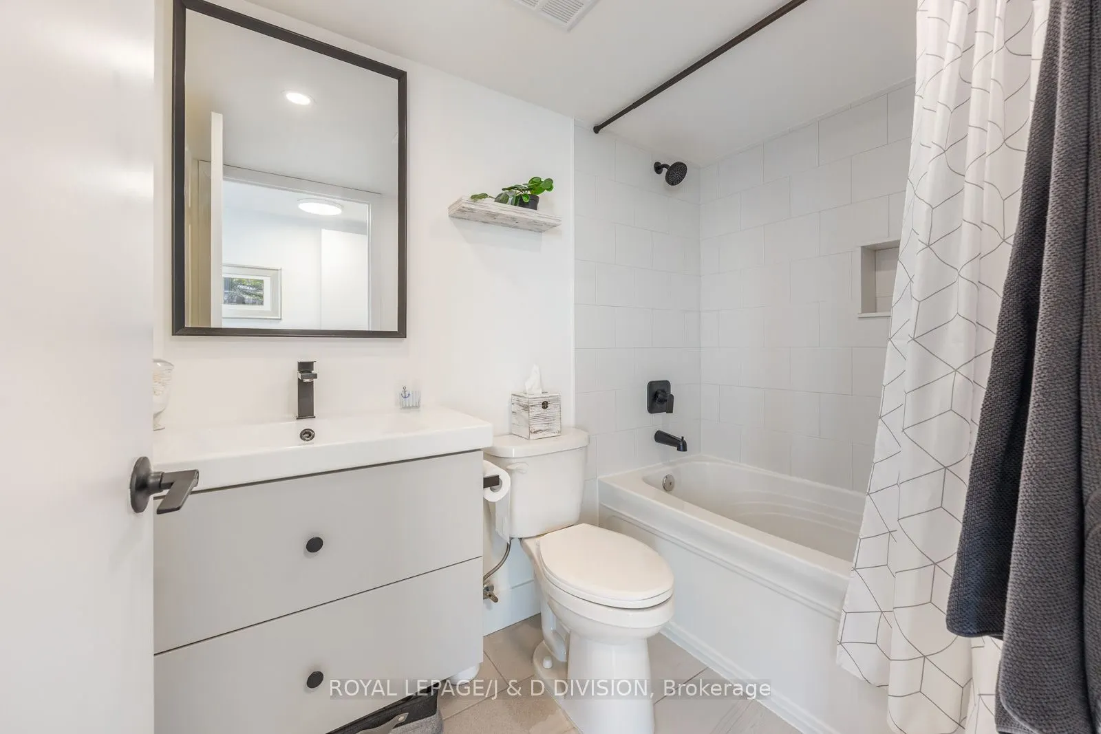 410 Queens Quay W, #1203