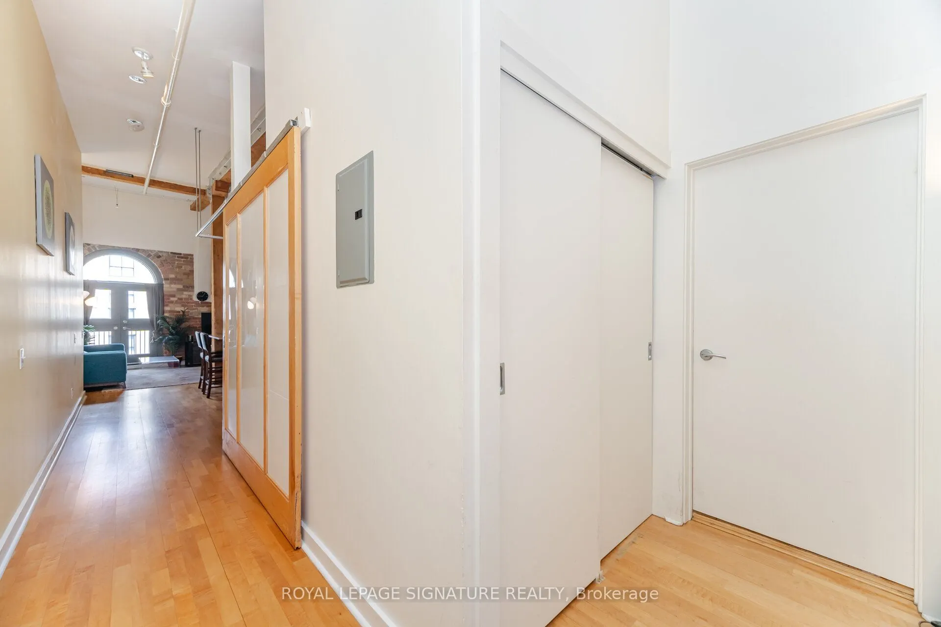 81A Front Street E, #414