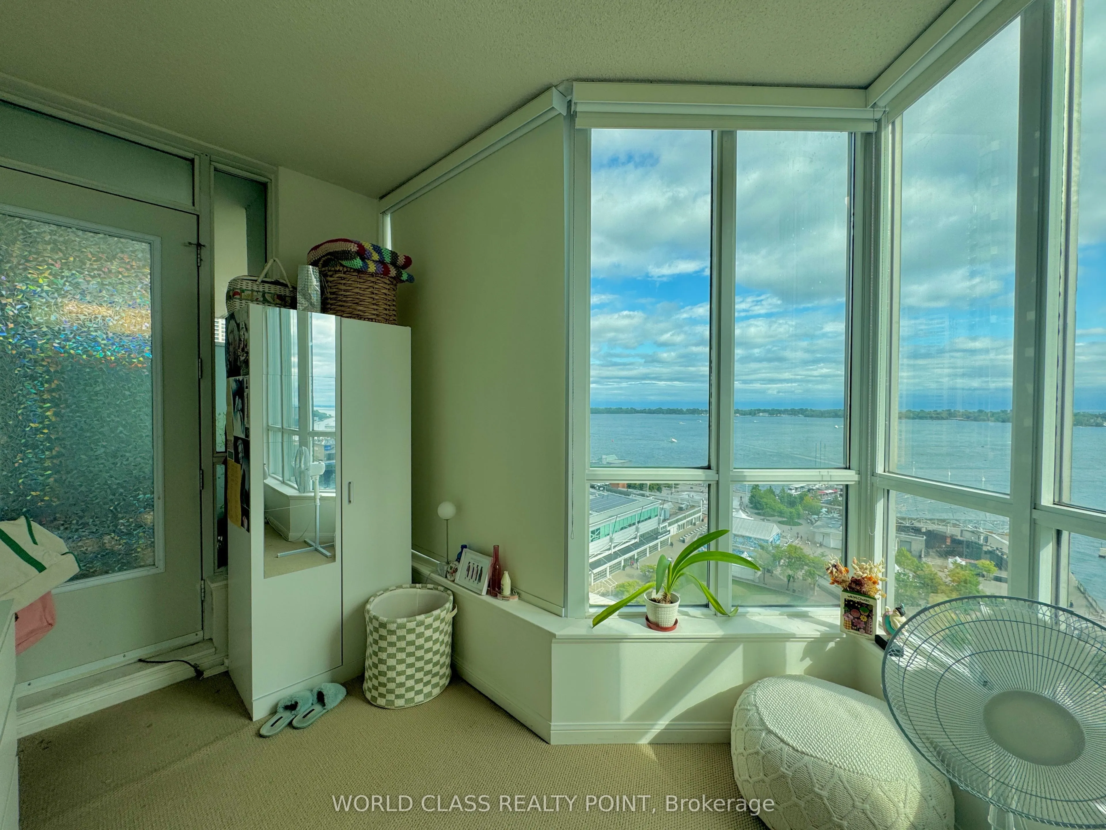 230 Queens Quay W, #1719