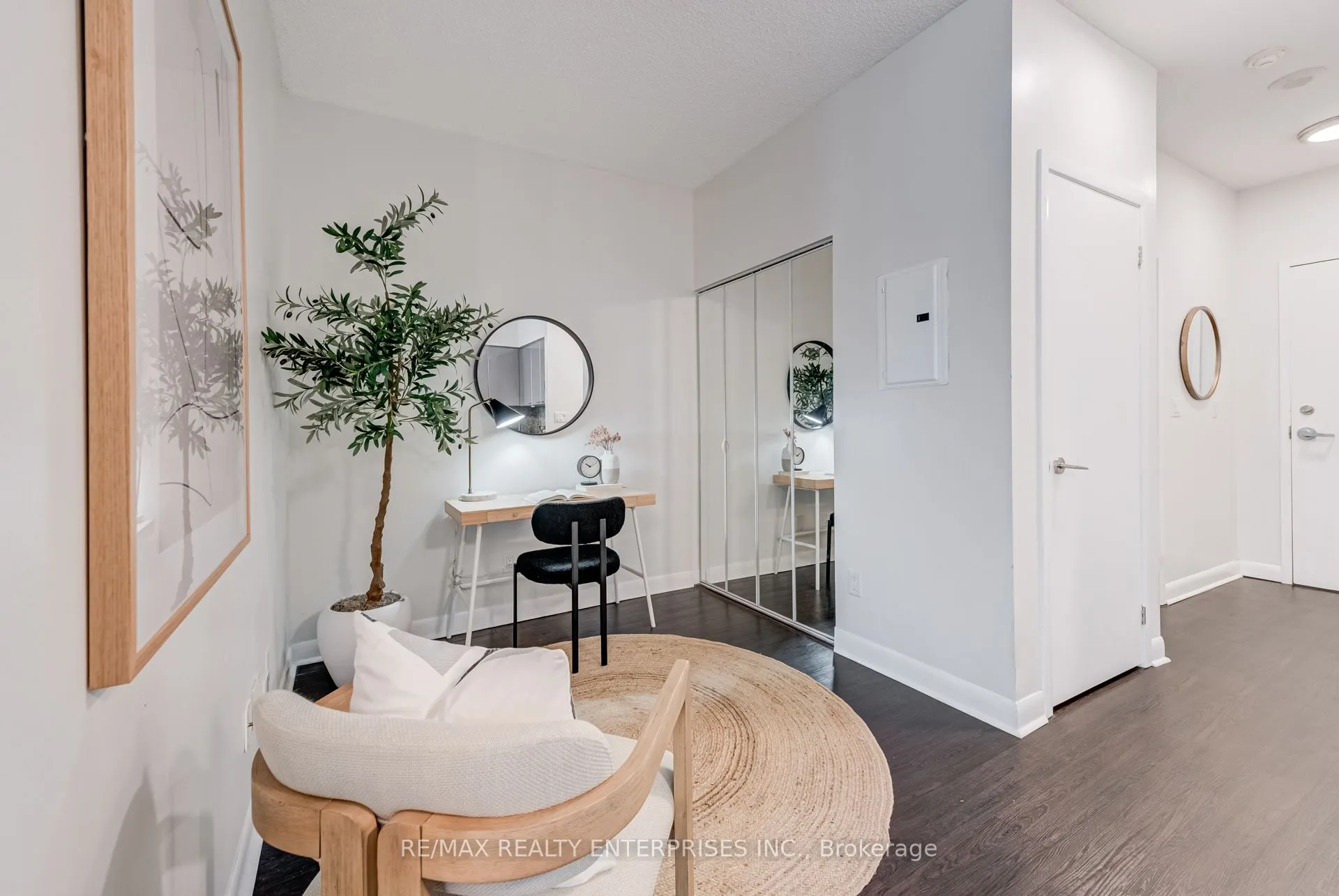 15 Bruyeres Mews, #601