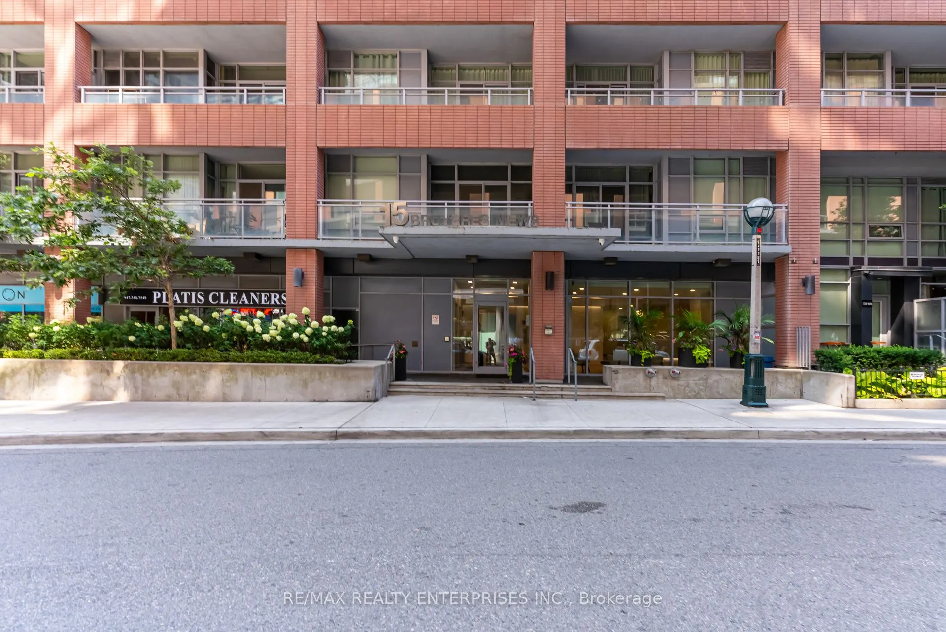 15 Bruyeres Mews, #601