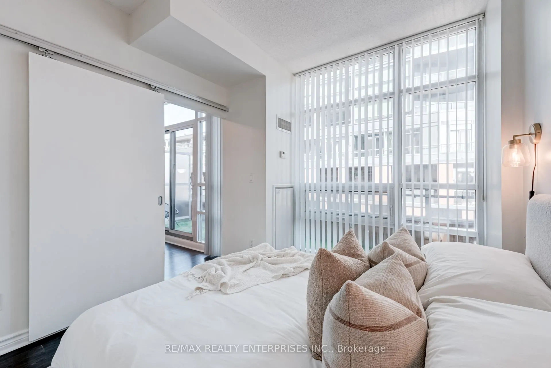 15 Bruyeres Mews, #601