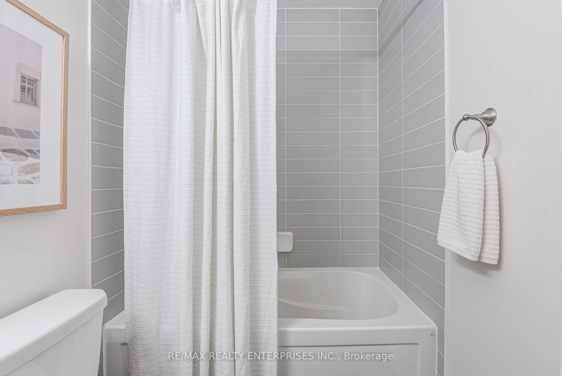 15 Bruyeres Mews, #601