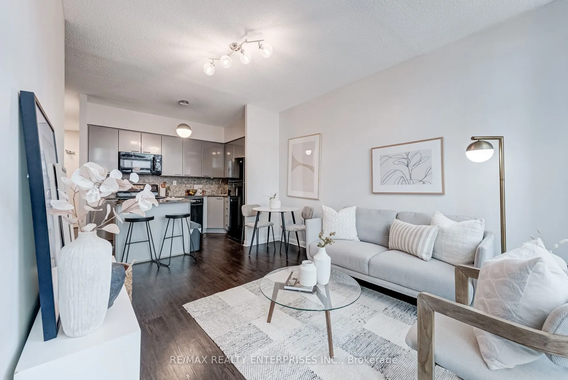 15 Bruyeres Mews, #601