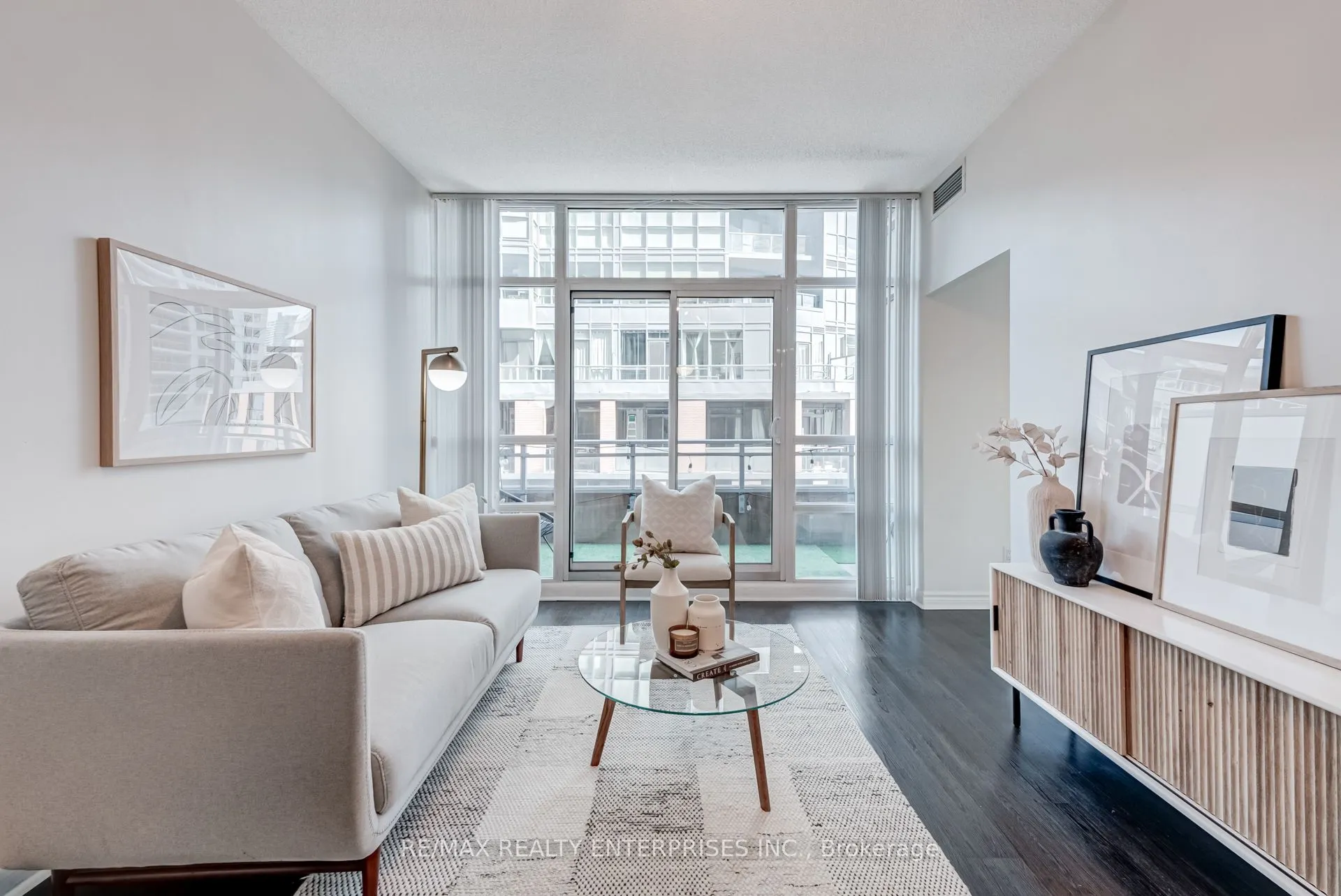 15 Bruyeres Mews, #601
