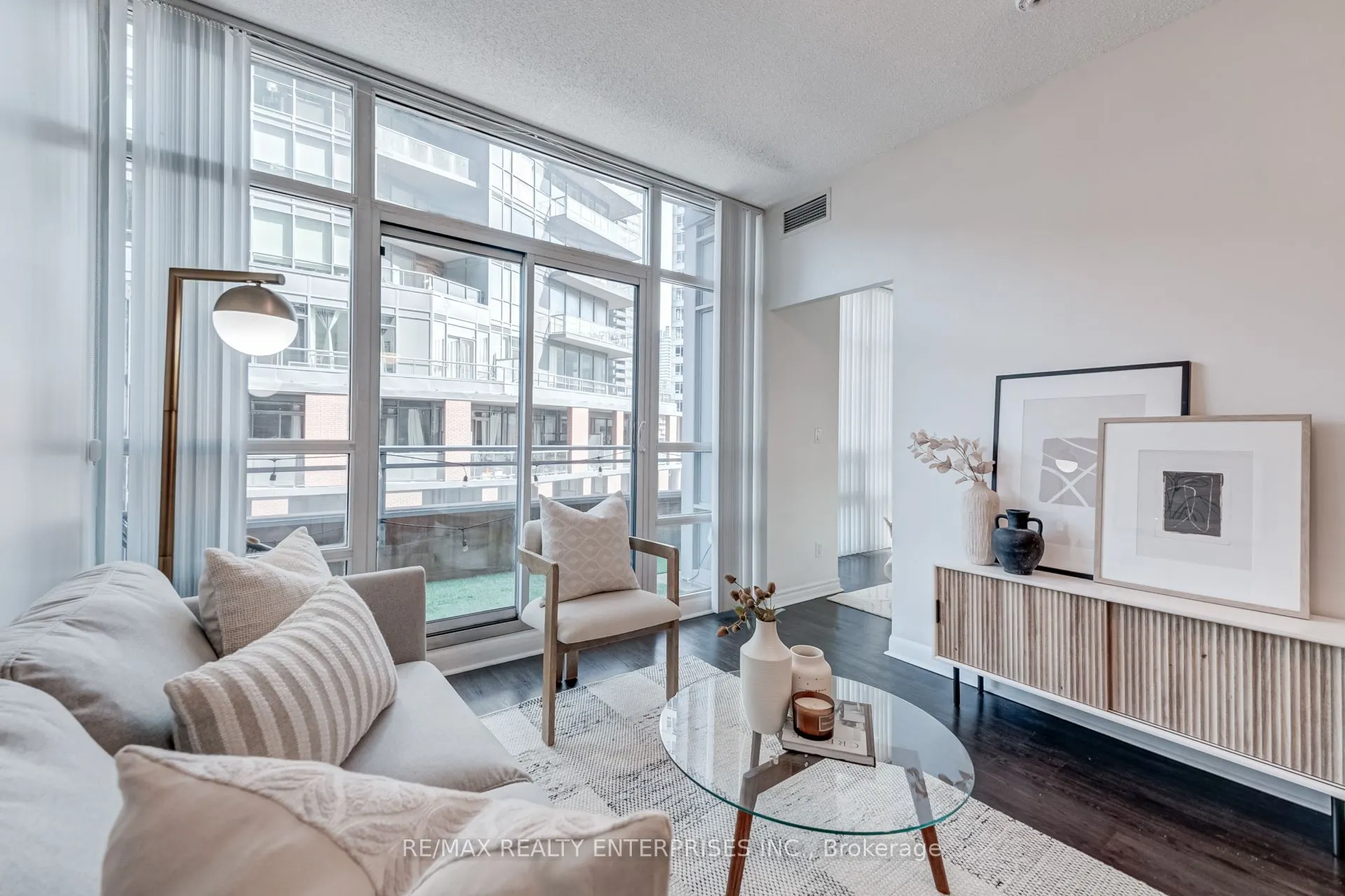 15 Bruyeres Mews, #601