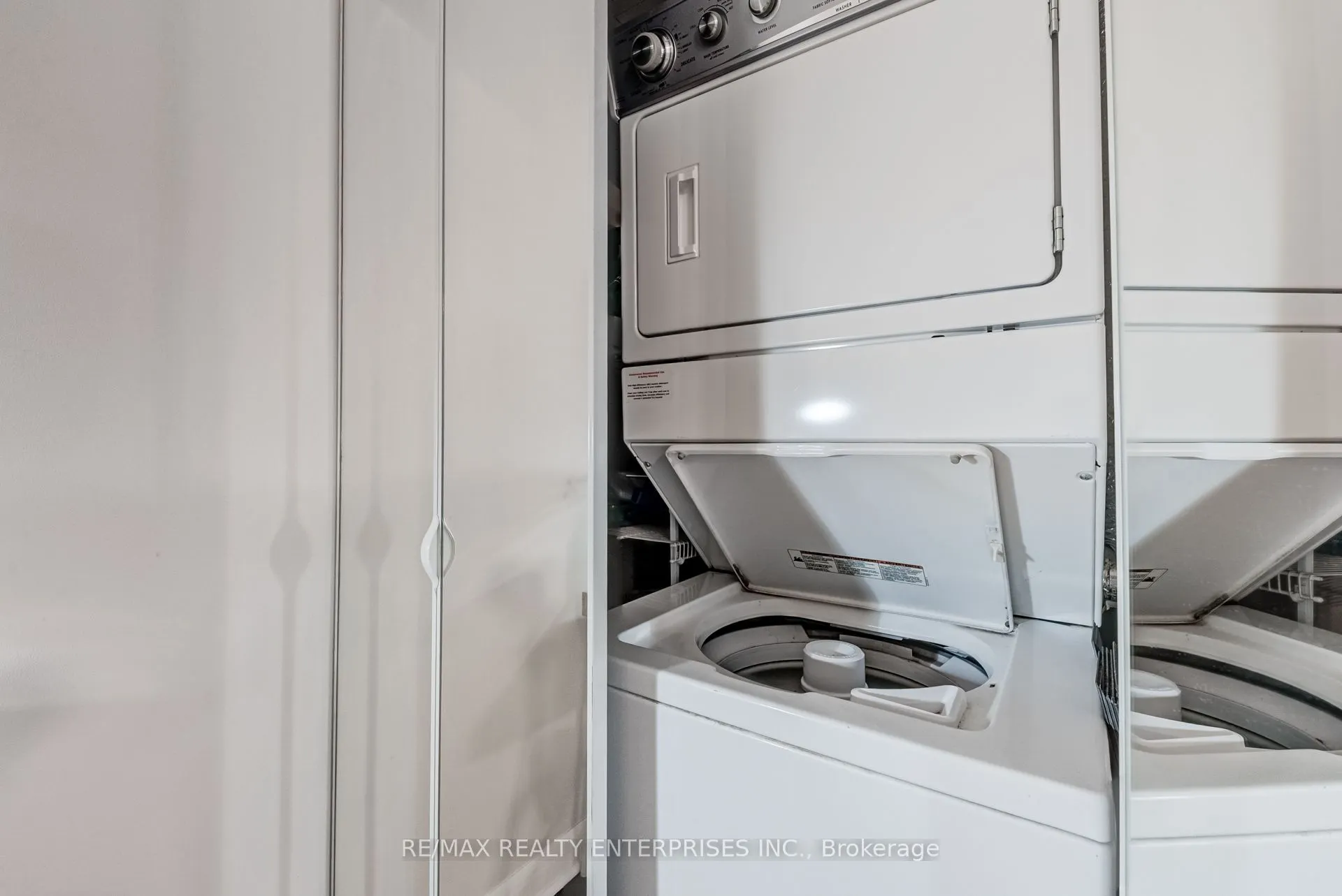 15 Bruyeres Mews, #601