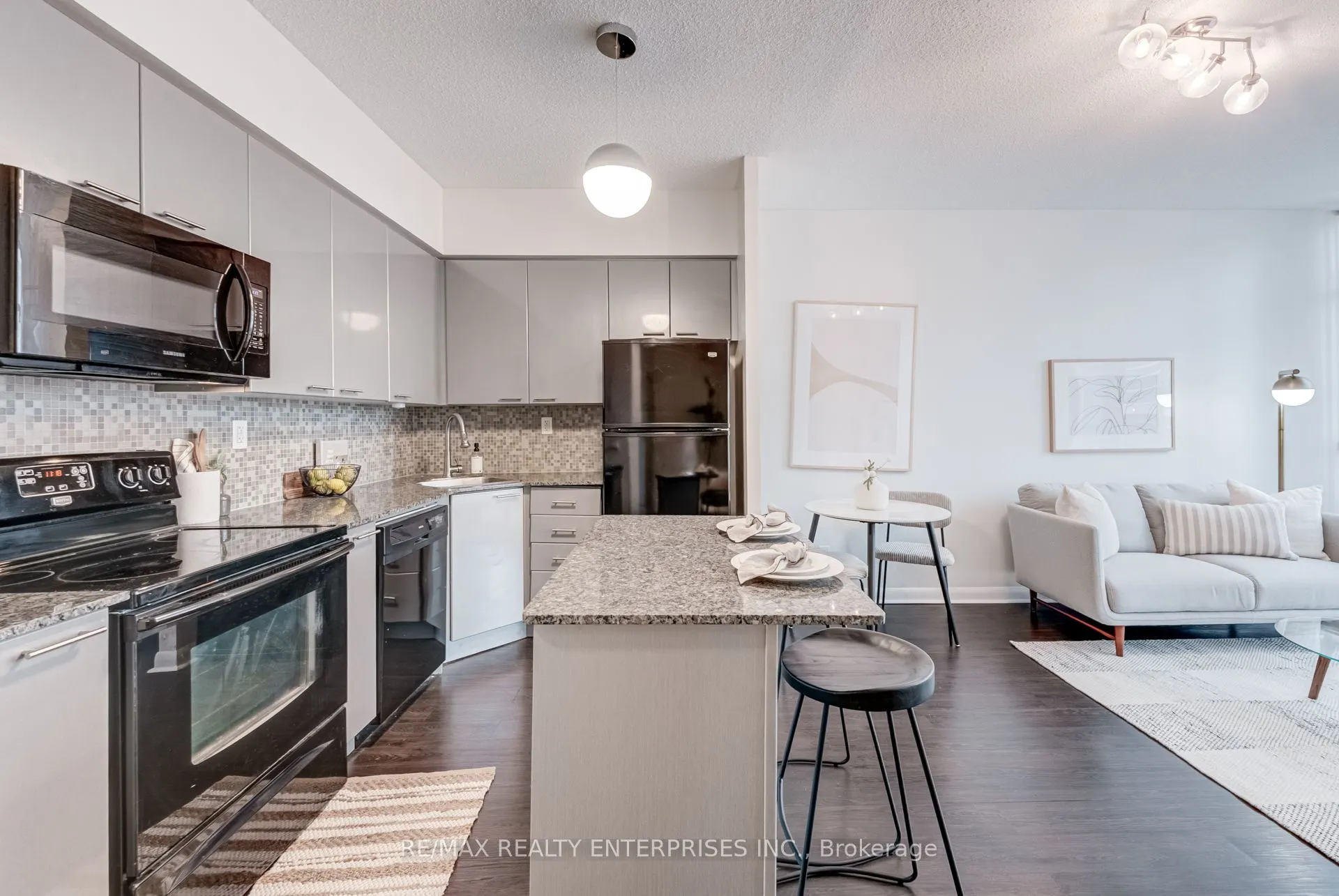 15 Bruyeres Mews, #601