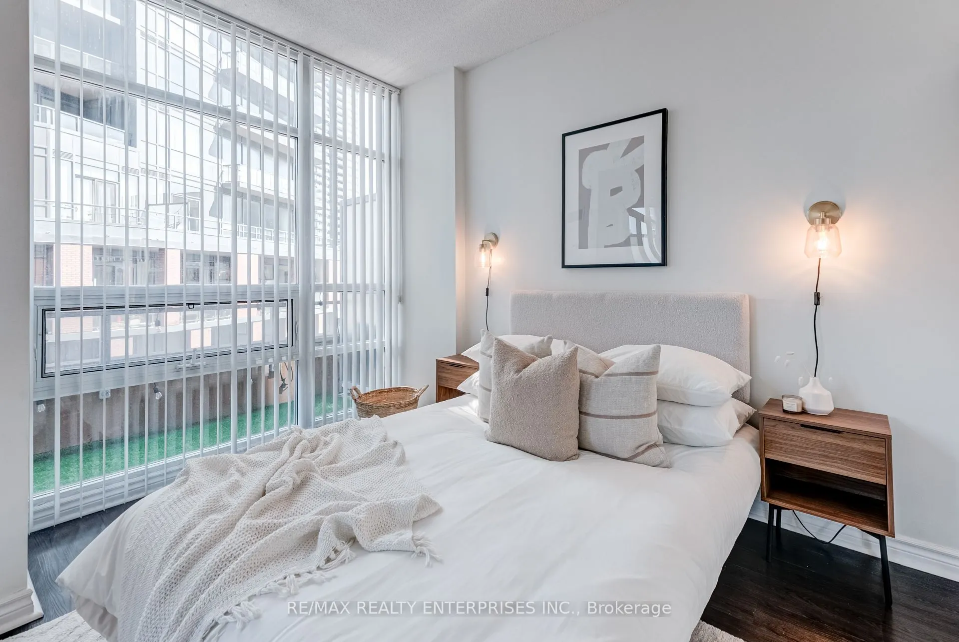 15 Bruyeres Mews, #601