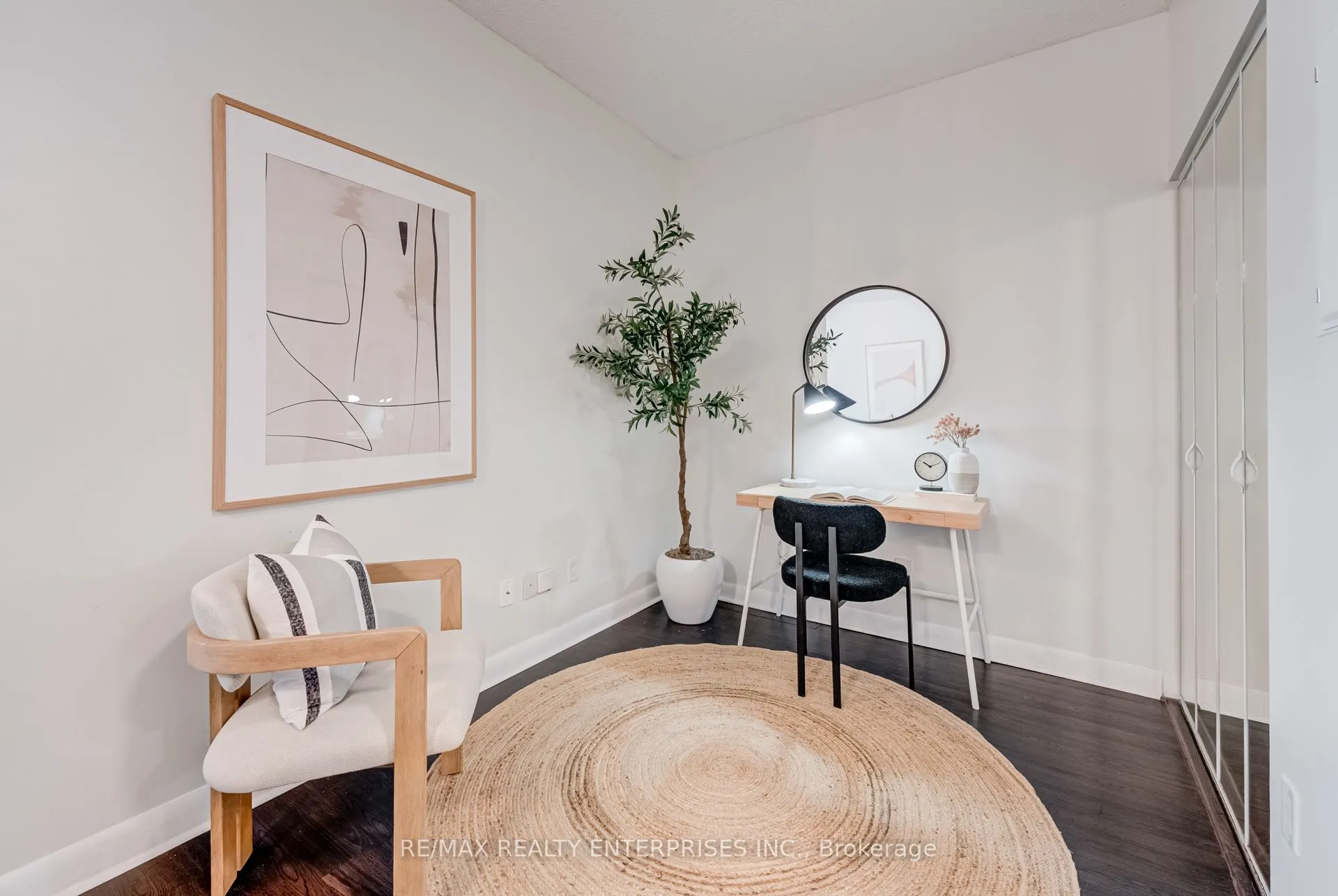 15 Bruyeres Mews, #601