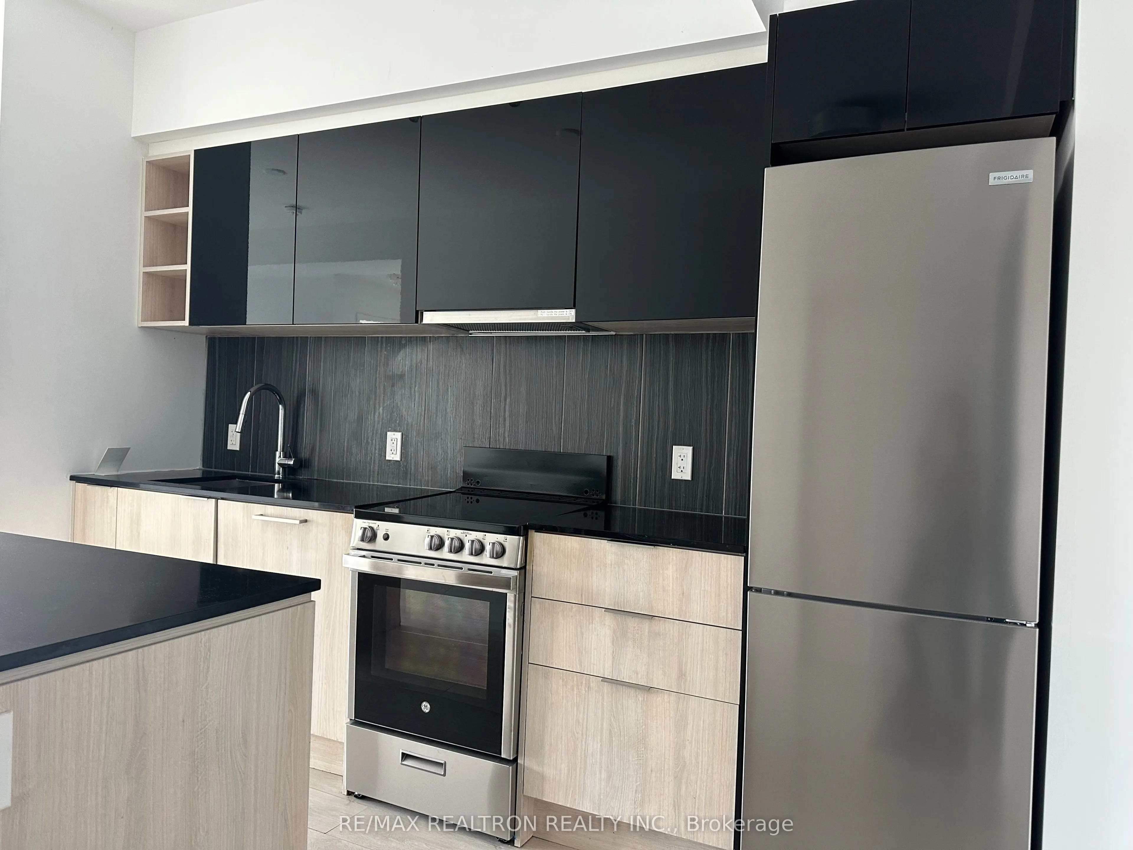 31 Tippett Road, #922