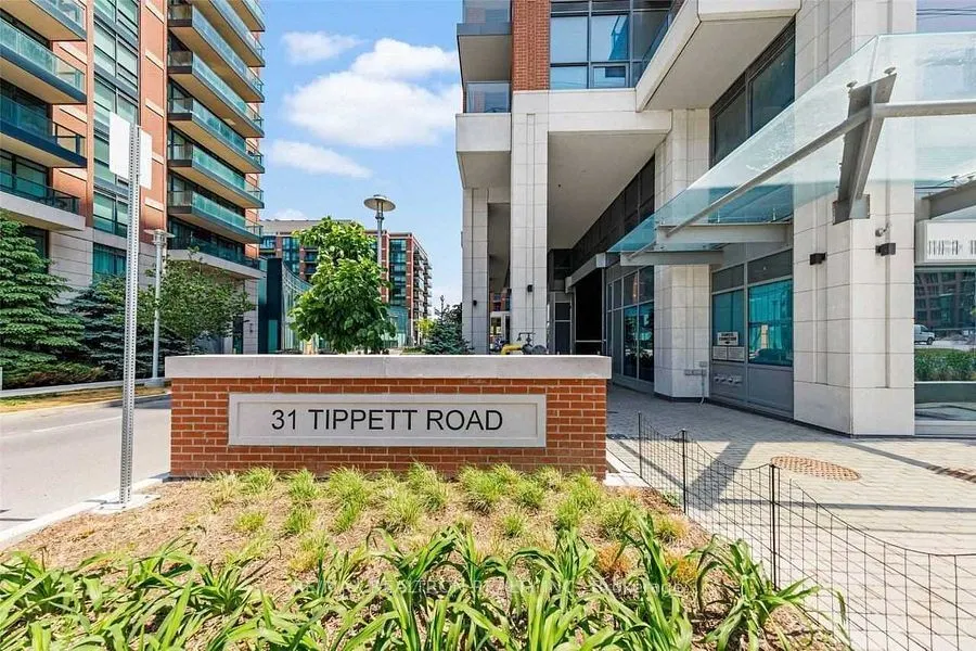 31 Tippett Road, #922