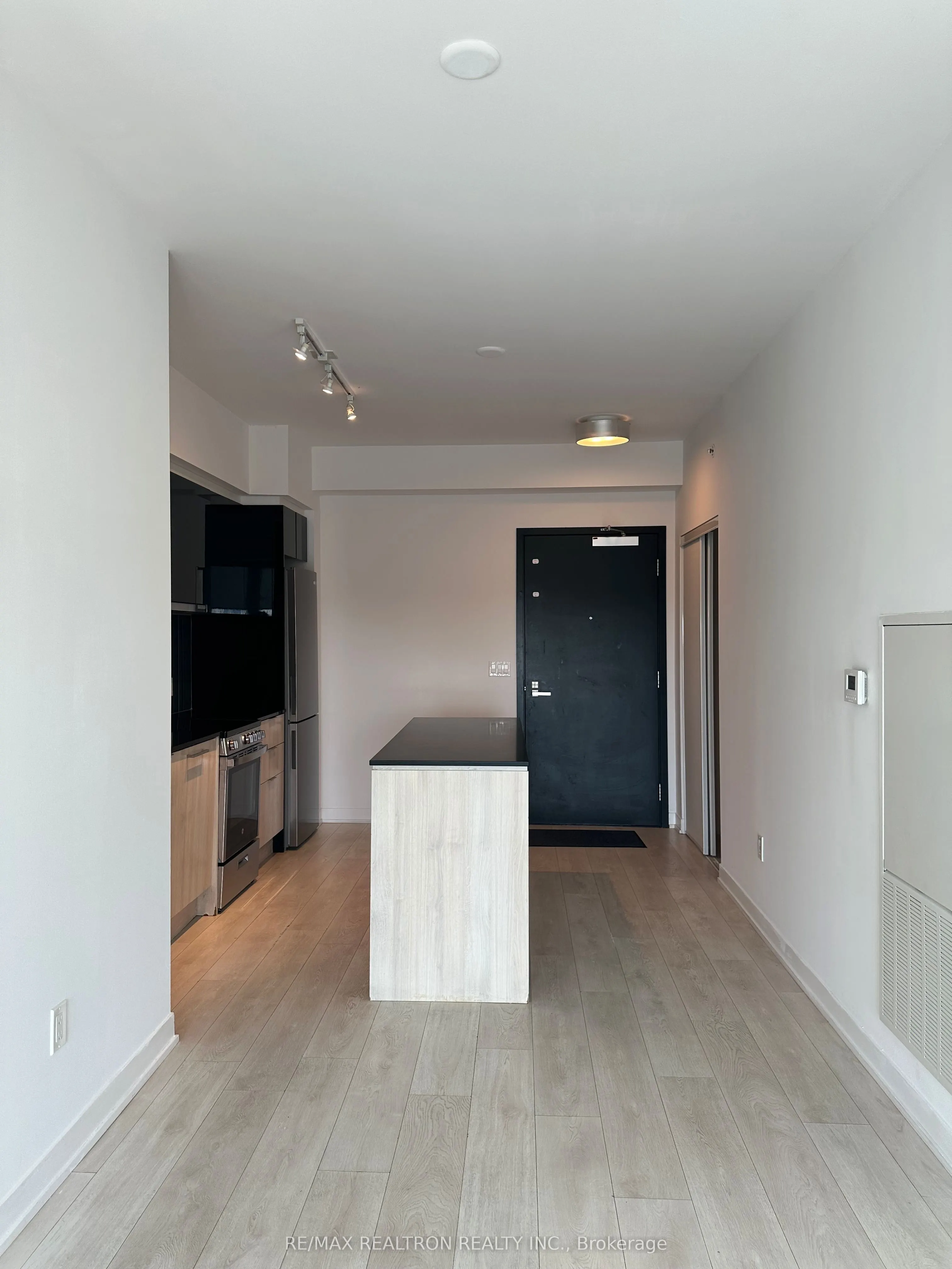 31 Tippett Road, #922