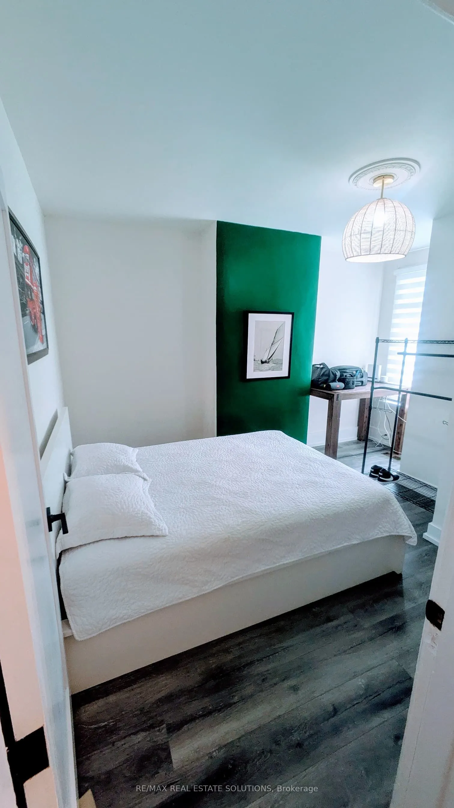 206 Bathurst Street, #Lower