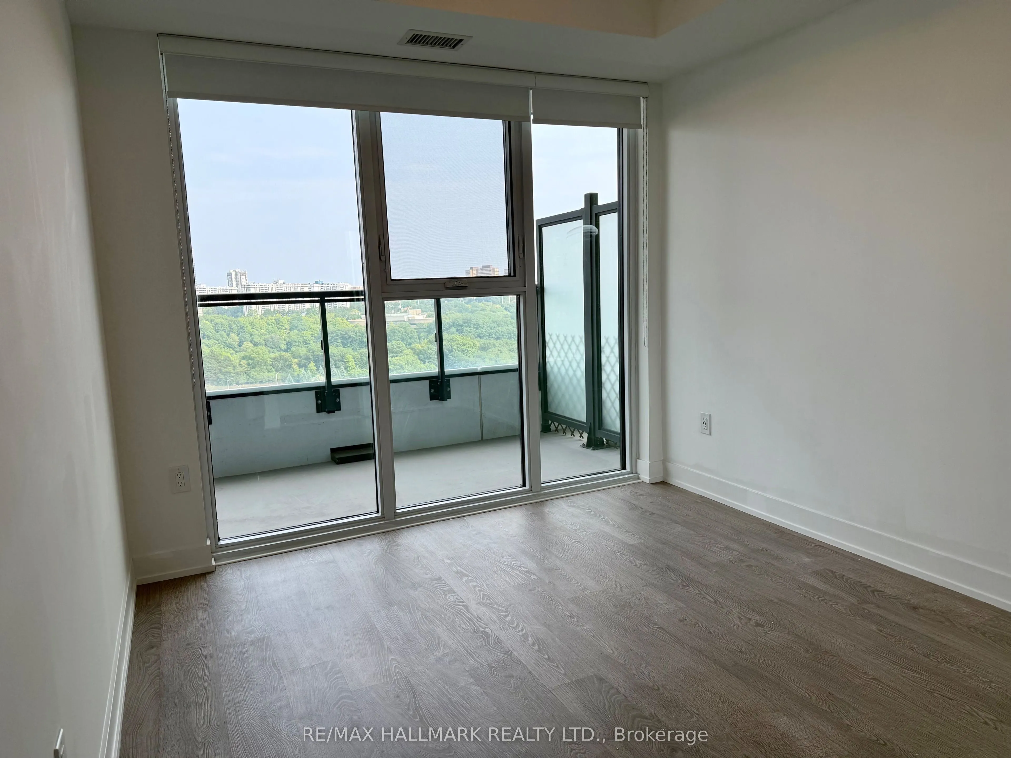 30 Inn on the Park Drive, #1106