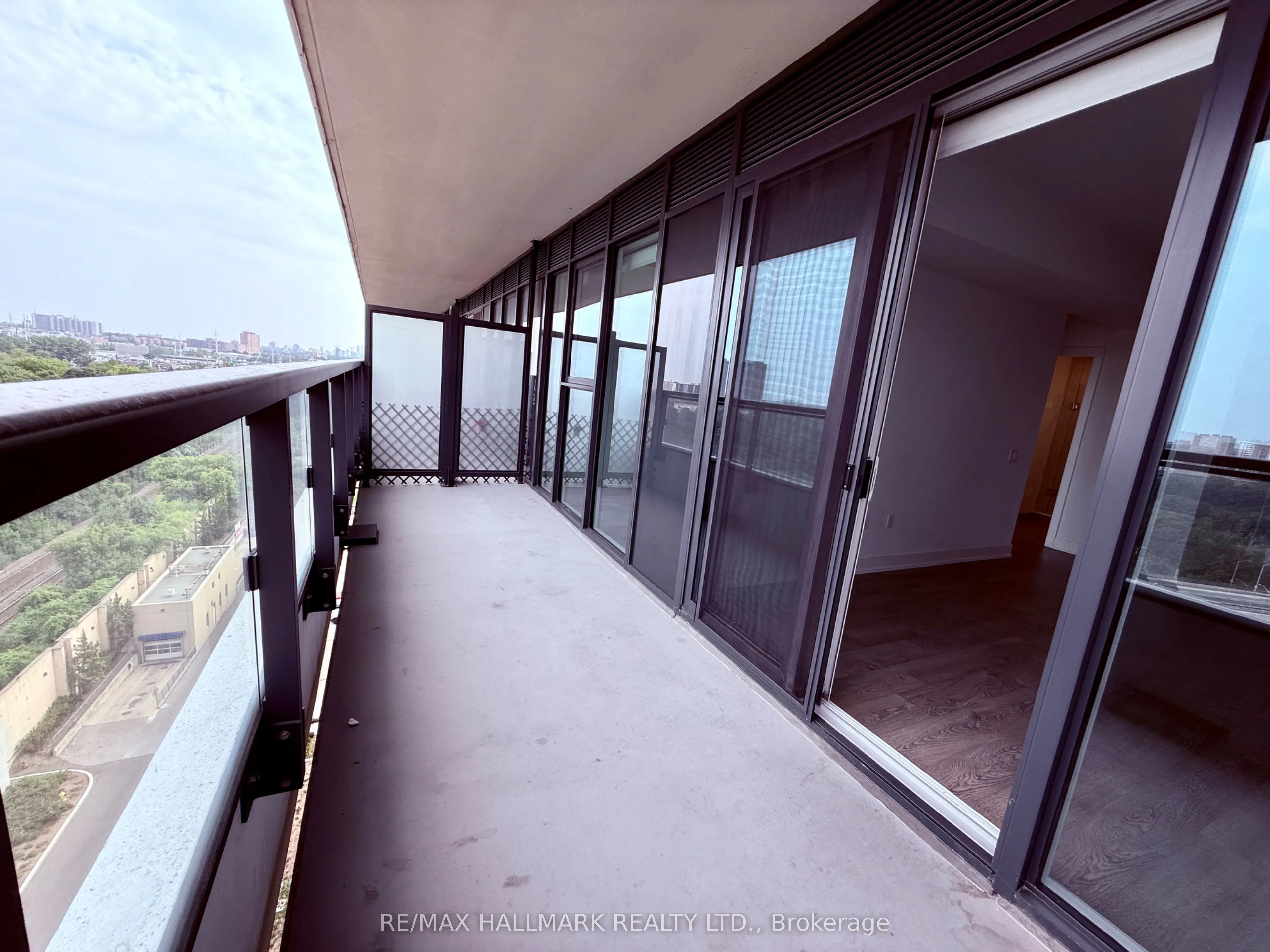 30 Inn on the Park Drive, #1106